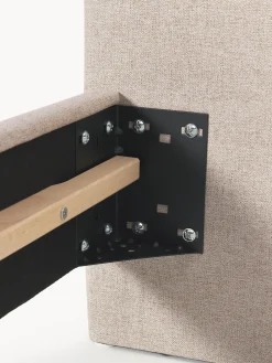 Letto imbottito con piedini in legno Giulia