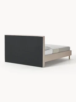 Letto imbottito con piedini in legno Giulia