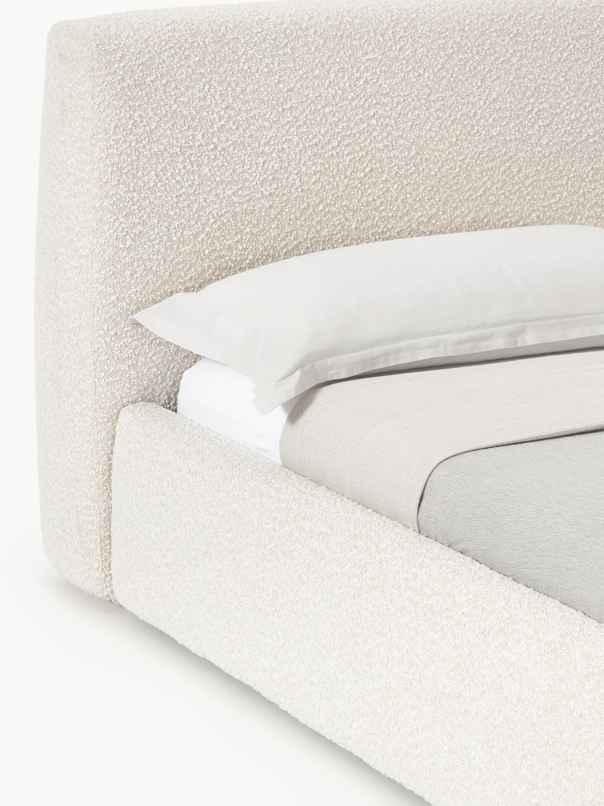 Letto imbottito in bouclé Cloud
