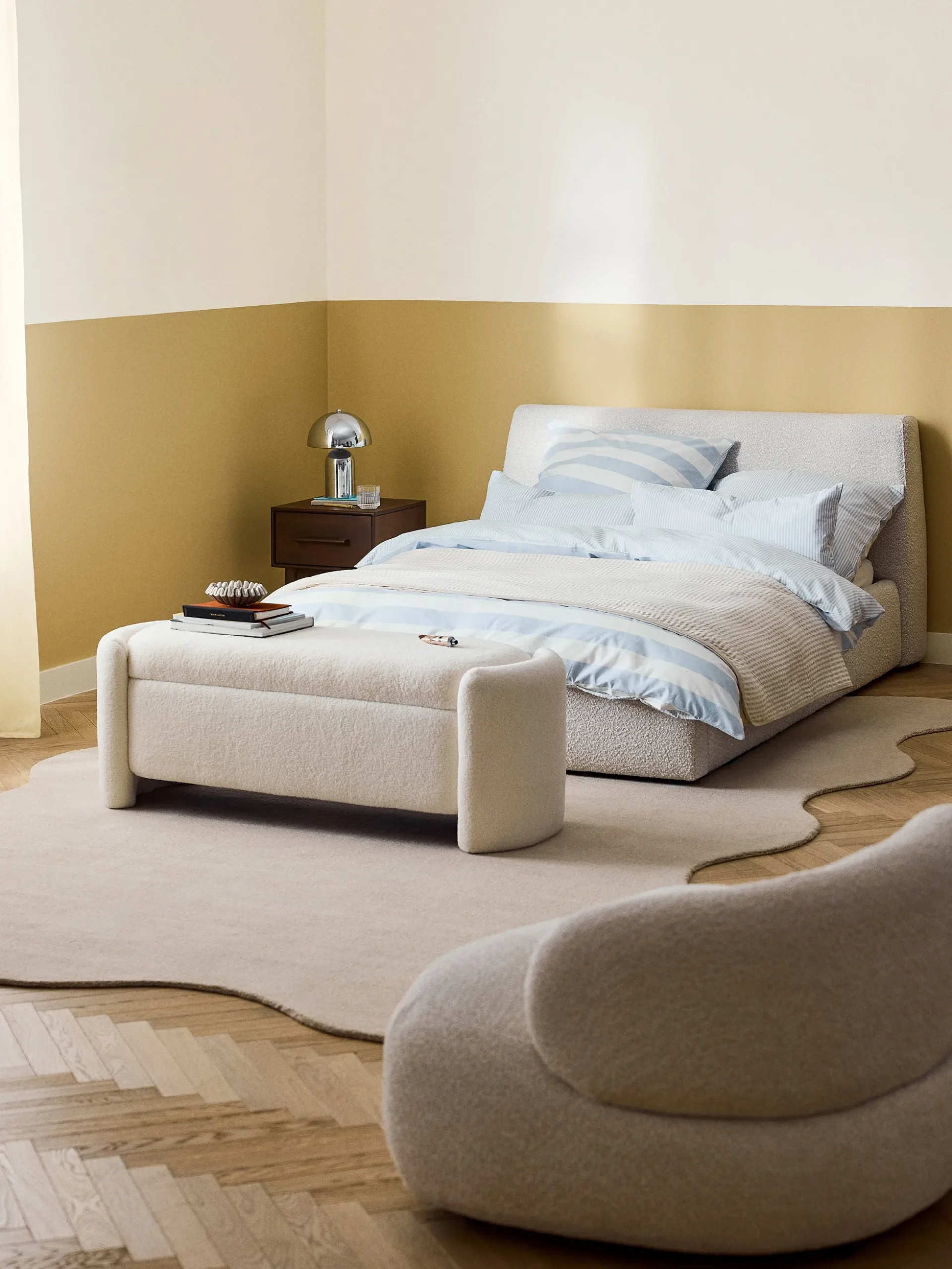 Letto imbottito in bouclé Cloud
