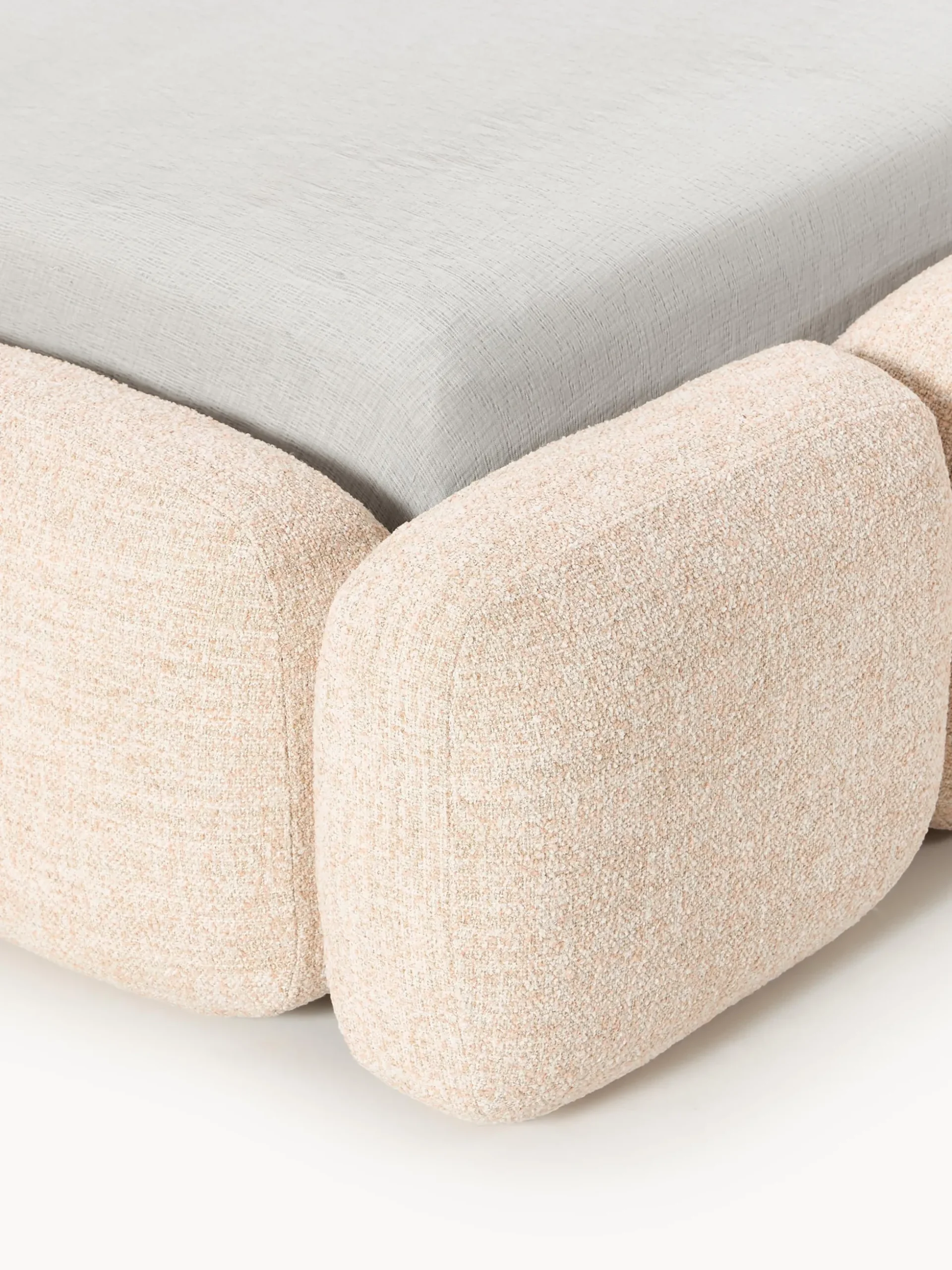 Letto imbottito in bouclé con contenitore Tayla