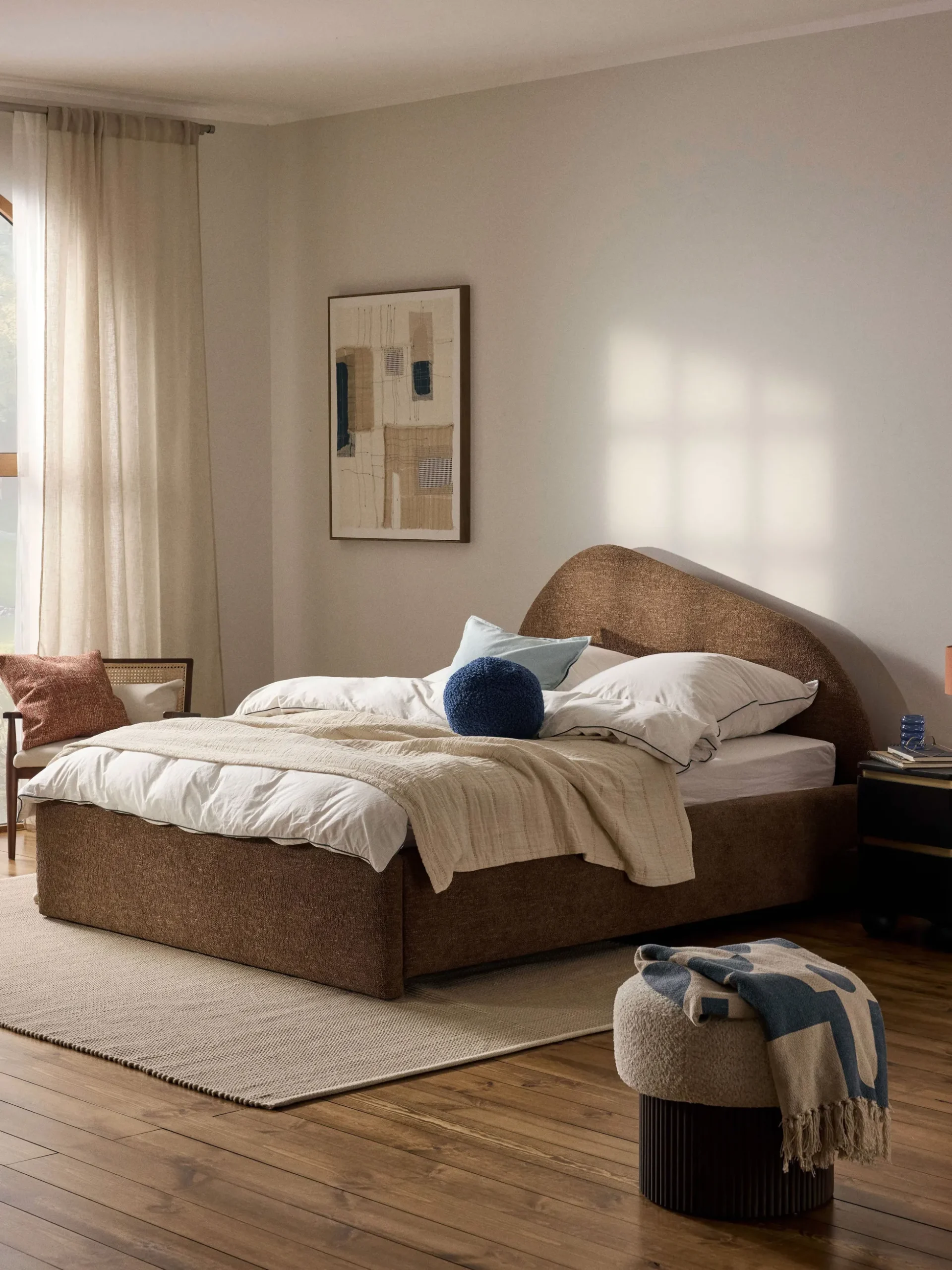 Letto imbottito in bouclé Gary