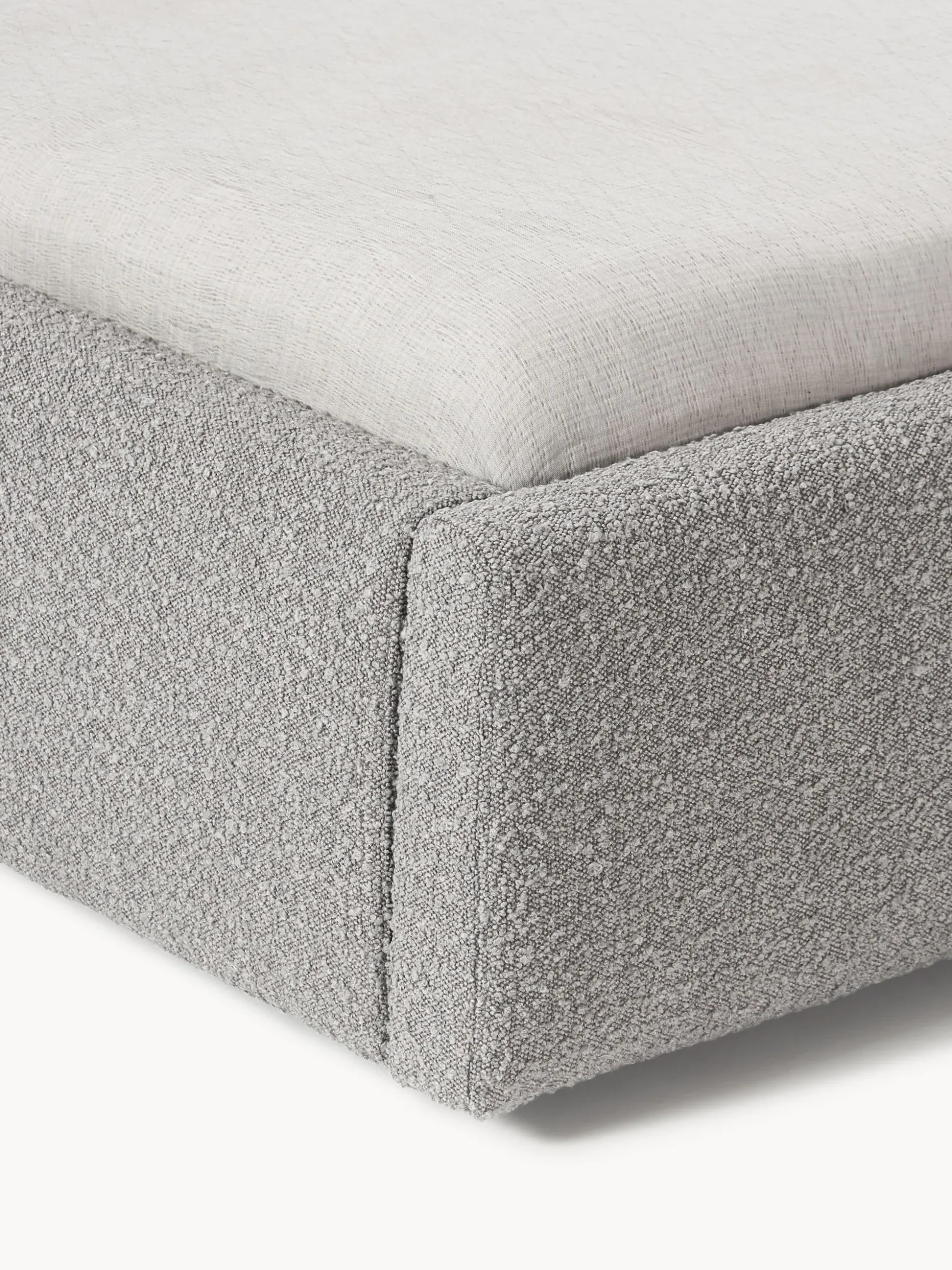 Letto imbottito in bouclé Cloud