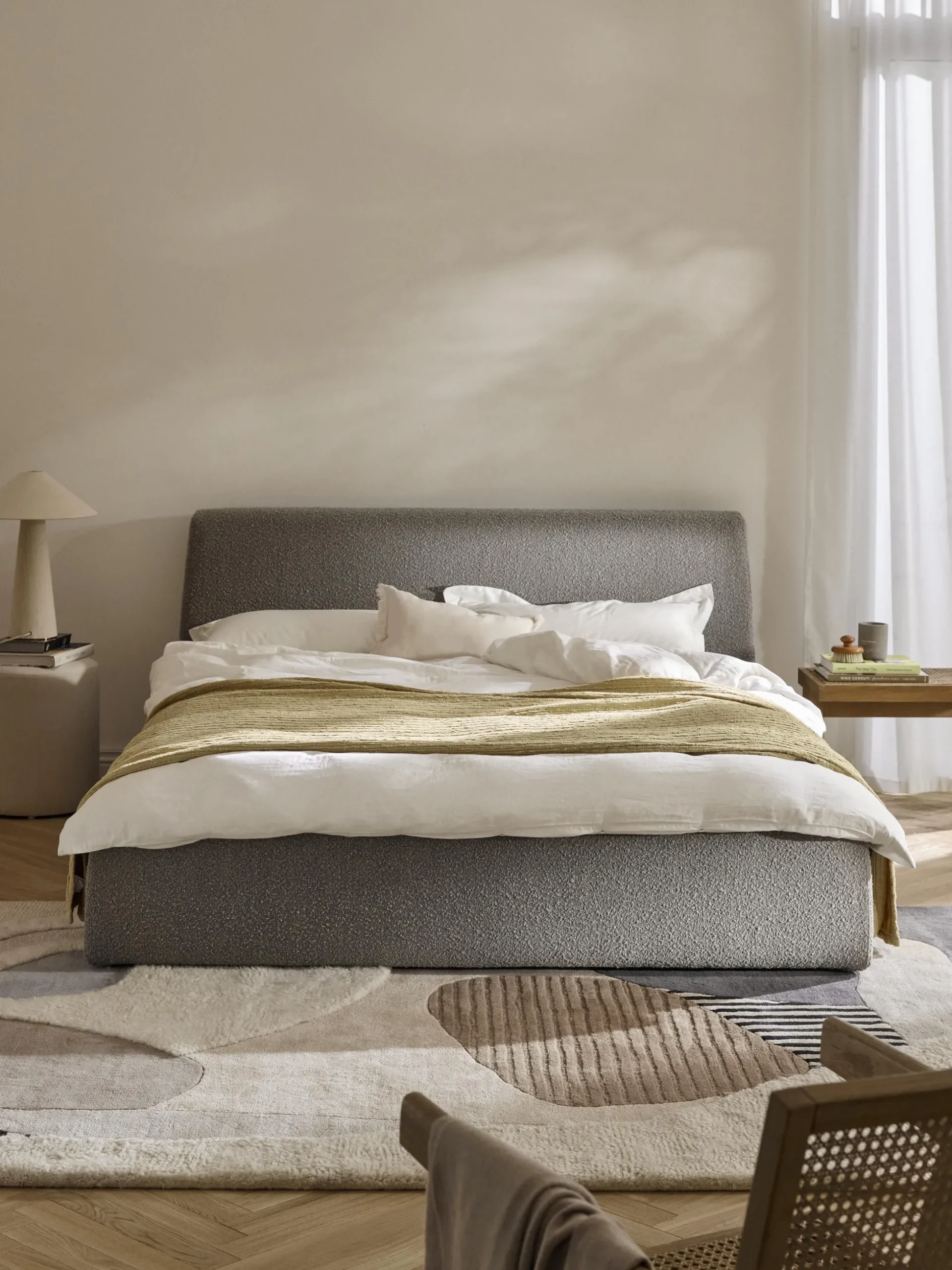 Letto imbottito in bouclé Cloud