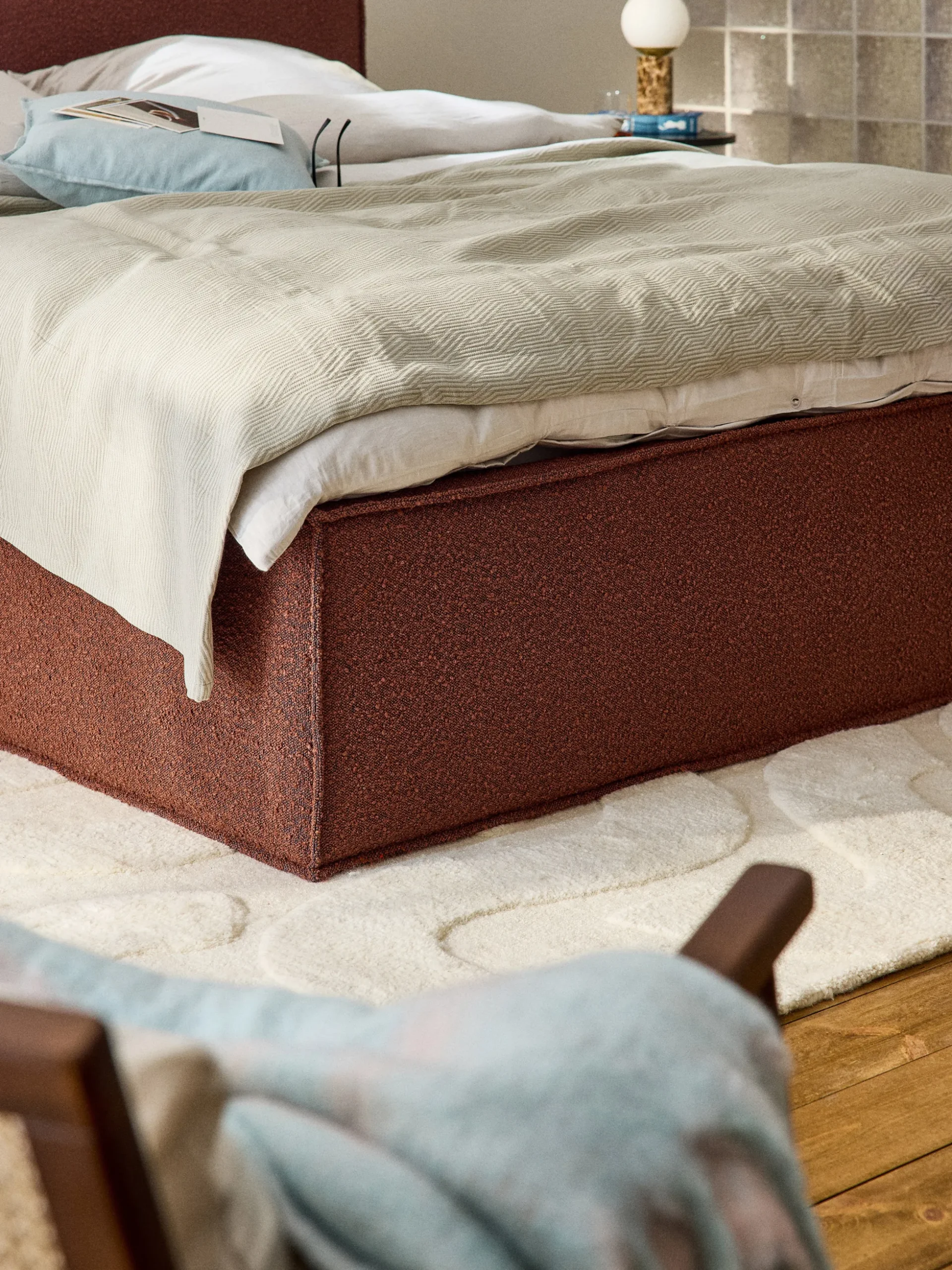 Letto imbottito in bouclé con contenitore Dream