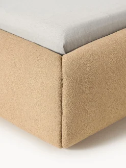 Letto imbottito in bouclé Sofia