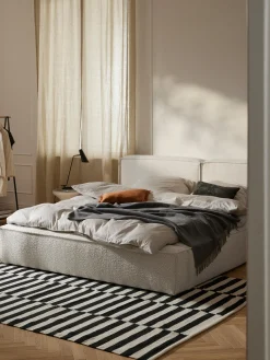 Letto imbottito in bouclé Lennon