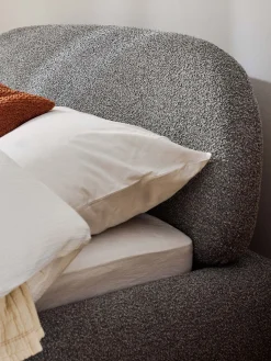 Letto imbottito in bouclé con contenitore Alba