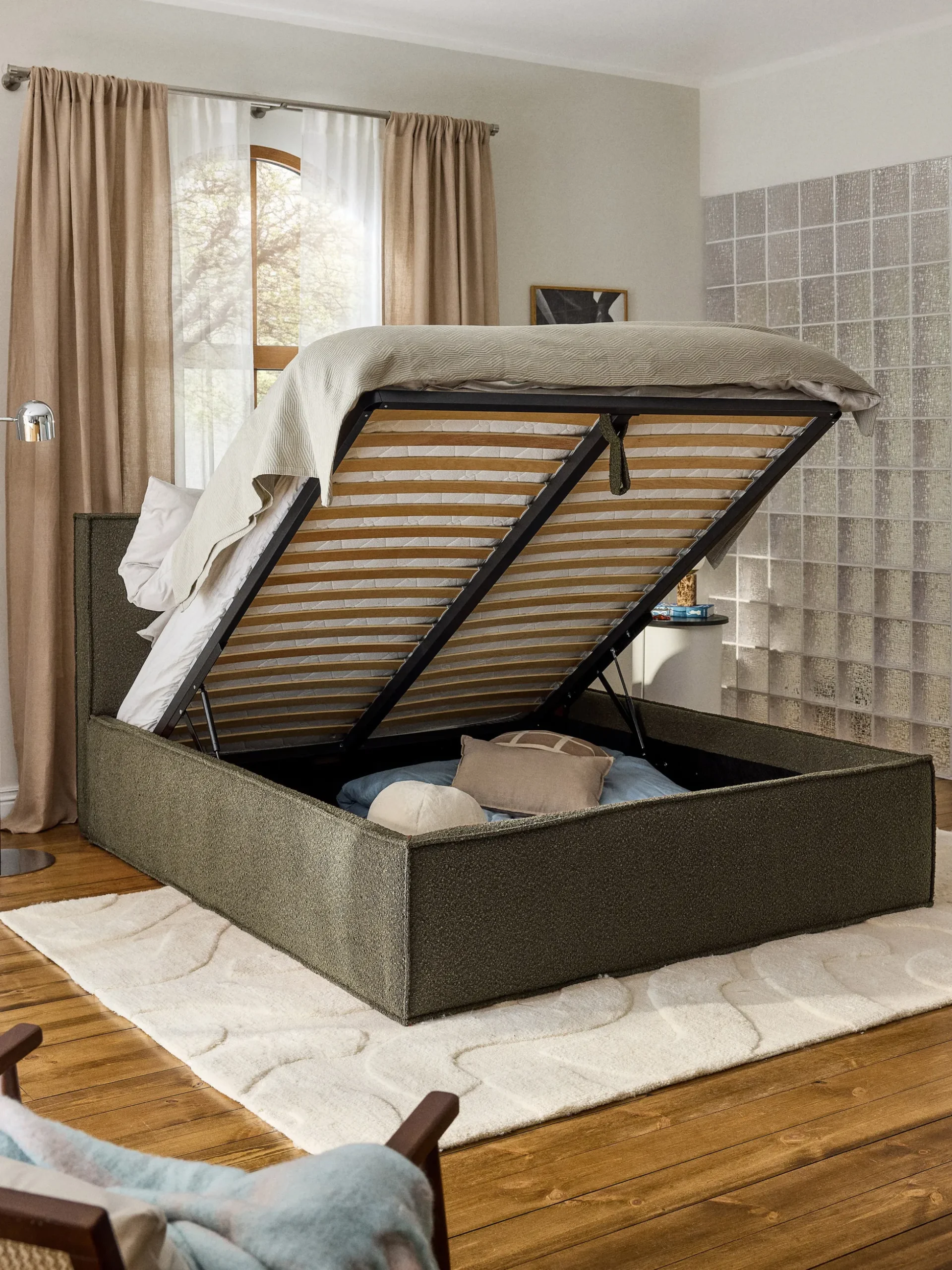 Letto imbottito in bouclé con contenitore Dream