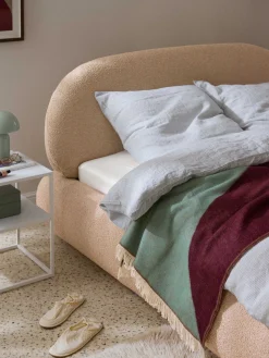 Letto imbottito in bouclé con contenitore Alba
