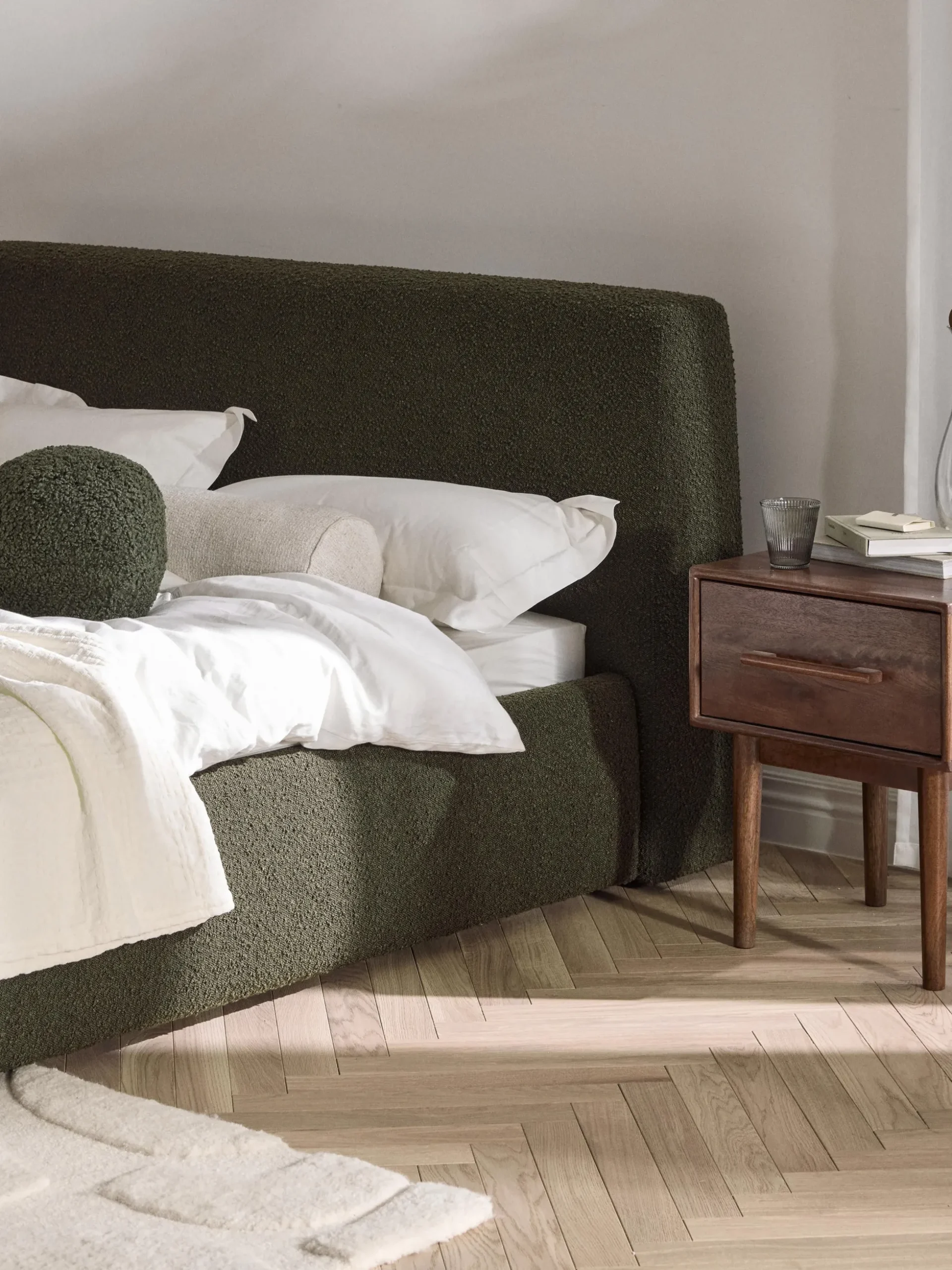 Letto imbottito in bouclé Cloud