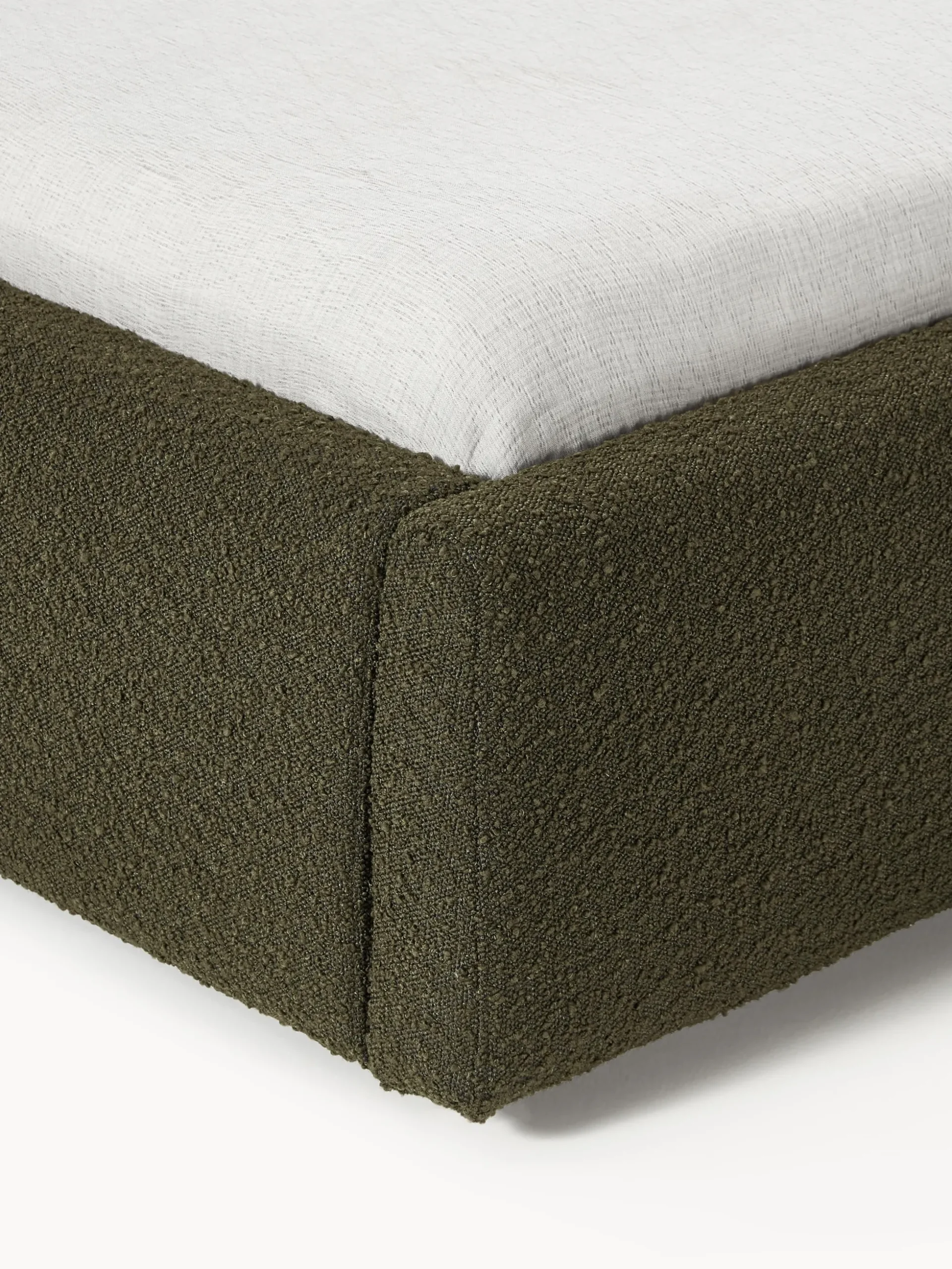 Letto imbottito in bouclé Cloud