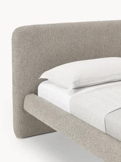 Letto imbottito in bouclé con gambe in metallo Olina