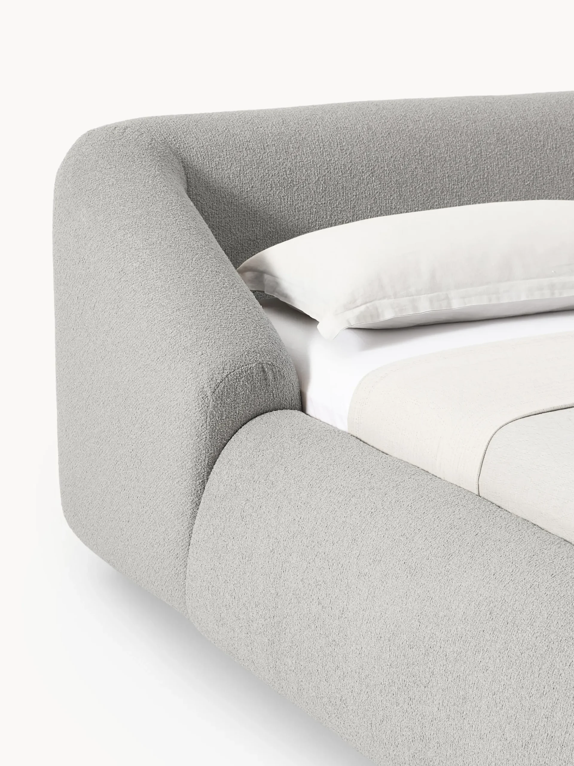 Letto imbottito in bouclé Sofia