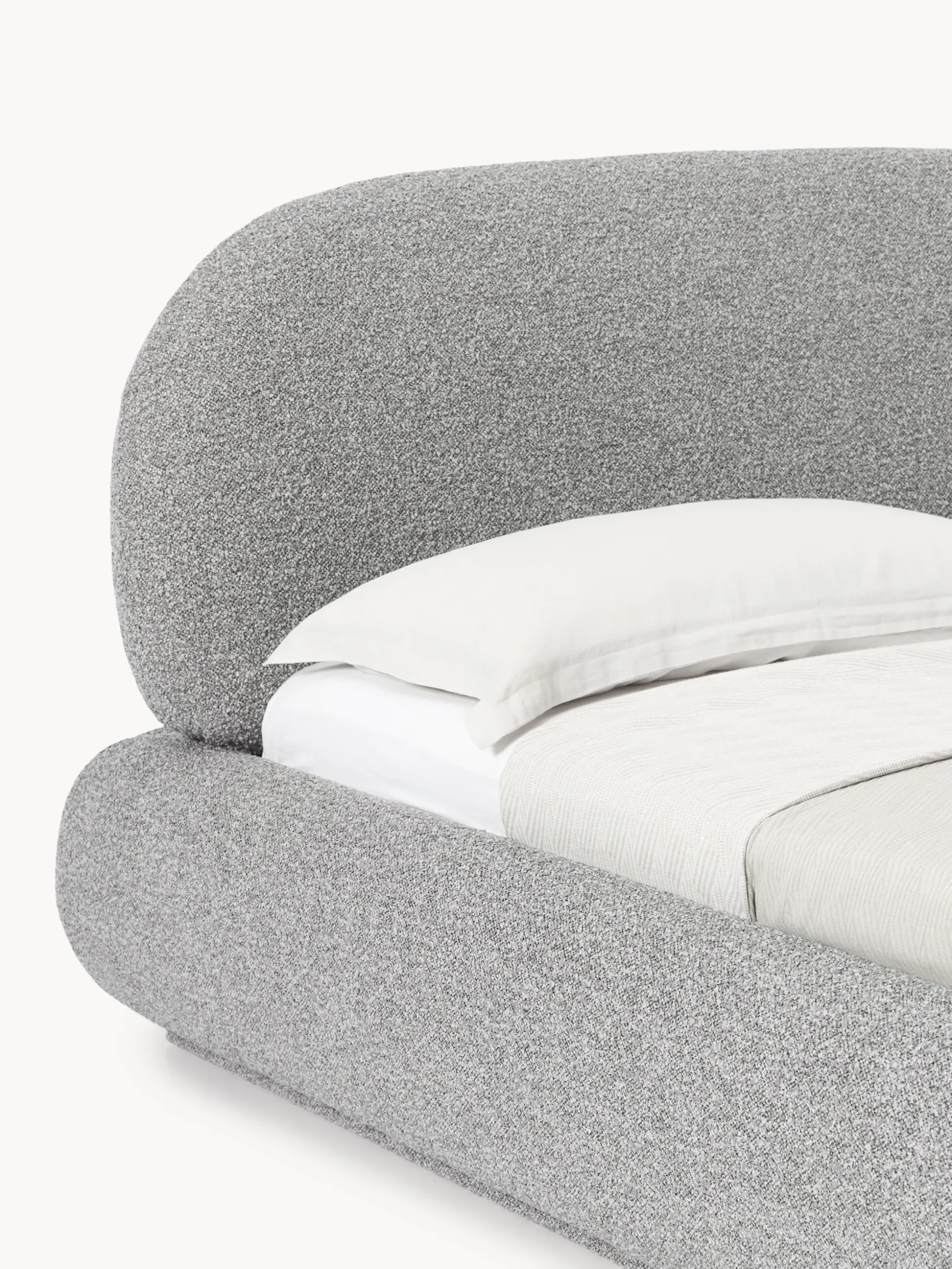 Letto imbottito in bouclé Alba