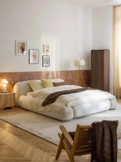 Letto imbottito in teddy bouclé Wolke