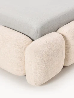 Letto imbottito in teddy bouclé con contenitore Tayla