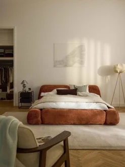 Letto imbottito in teddy bouclé Wolke