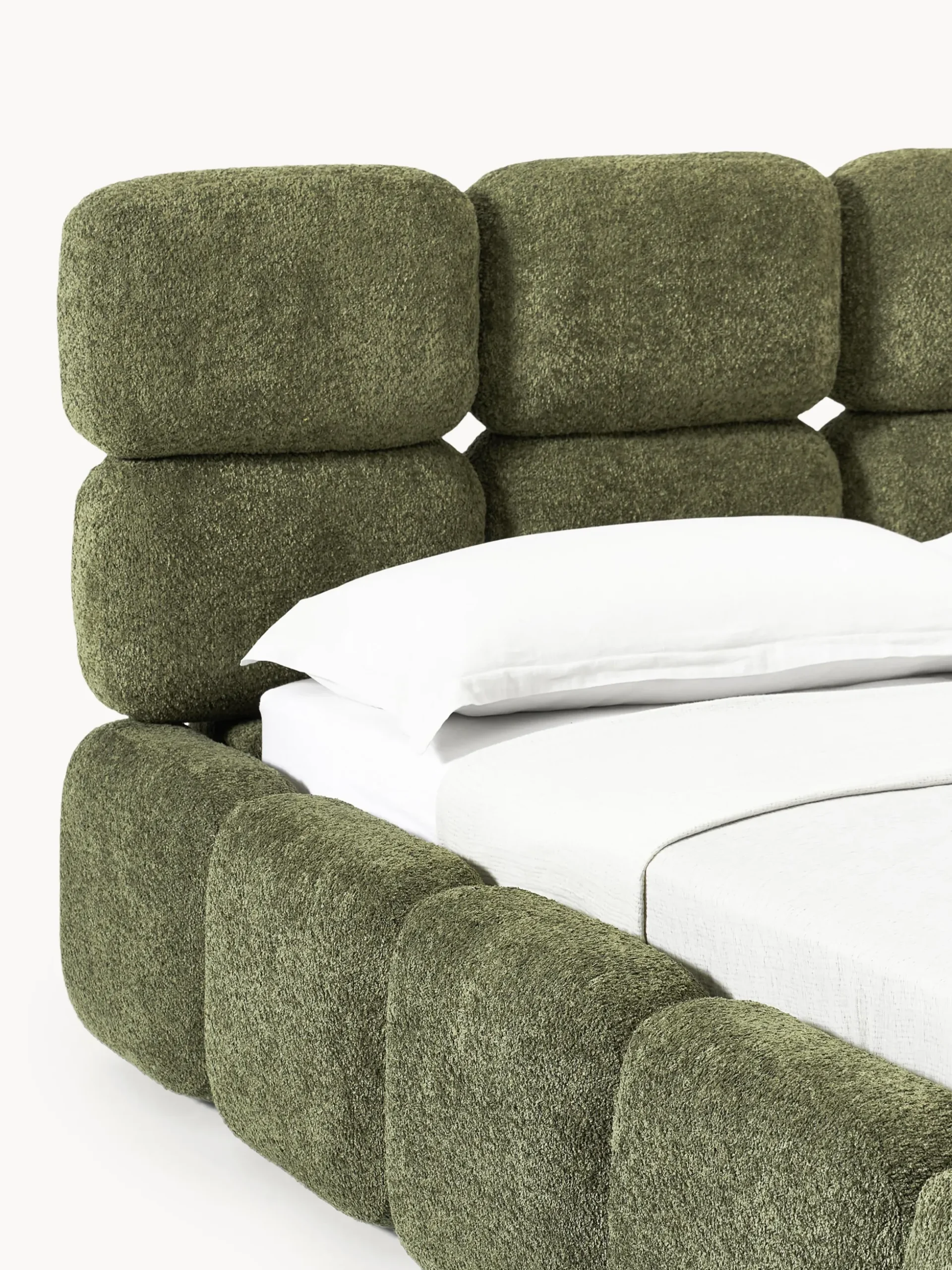 Letto imbottito in teddy bouclé con spazio contenitore aggiuntivo Tayla