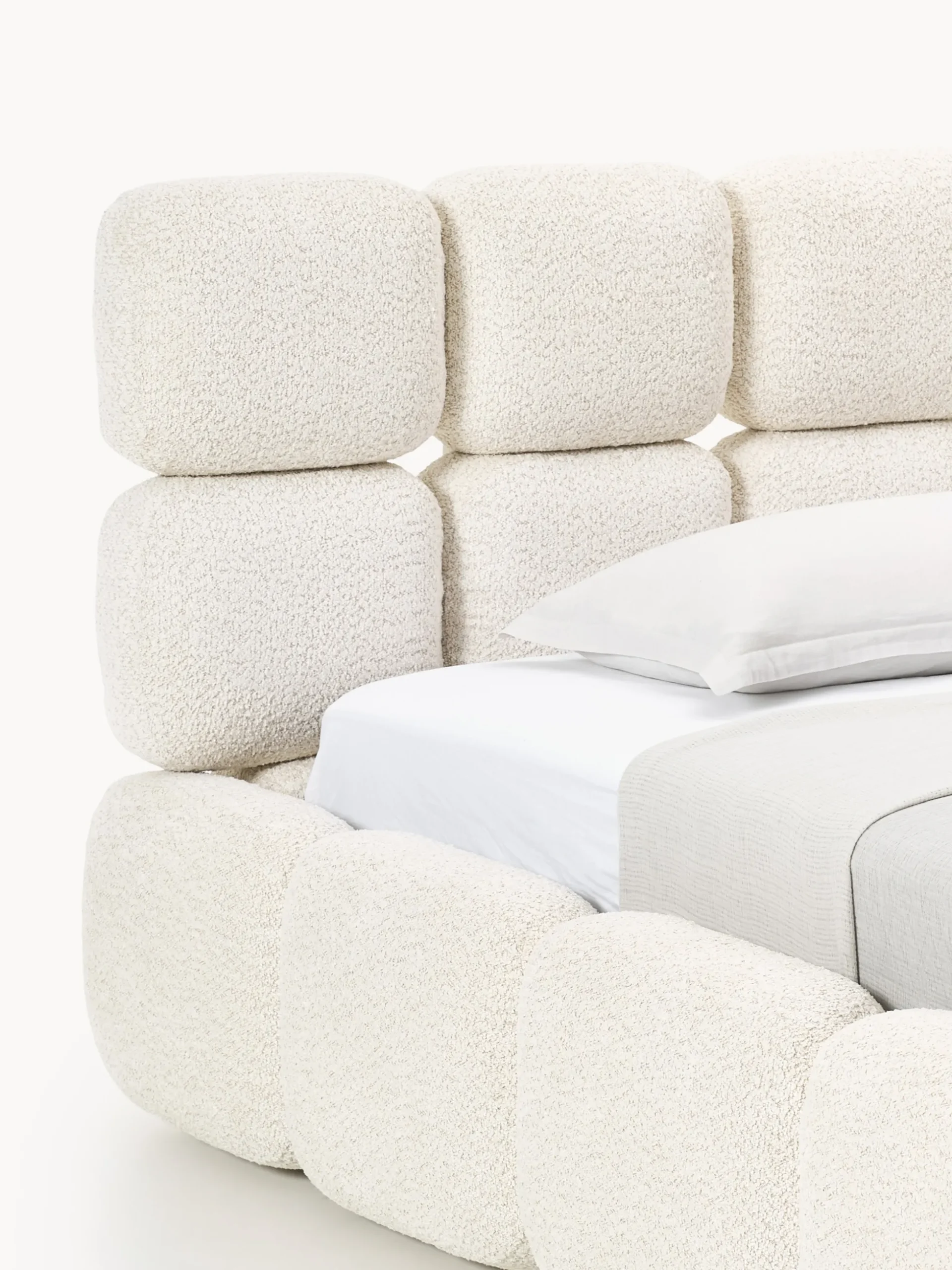 Letto imbottito in teddy bouclé con contenitore Tayla