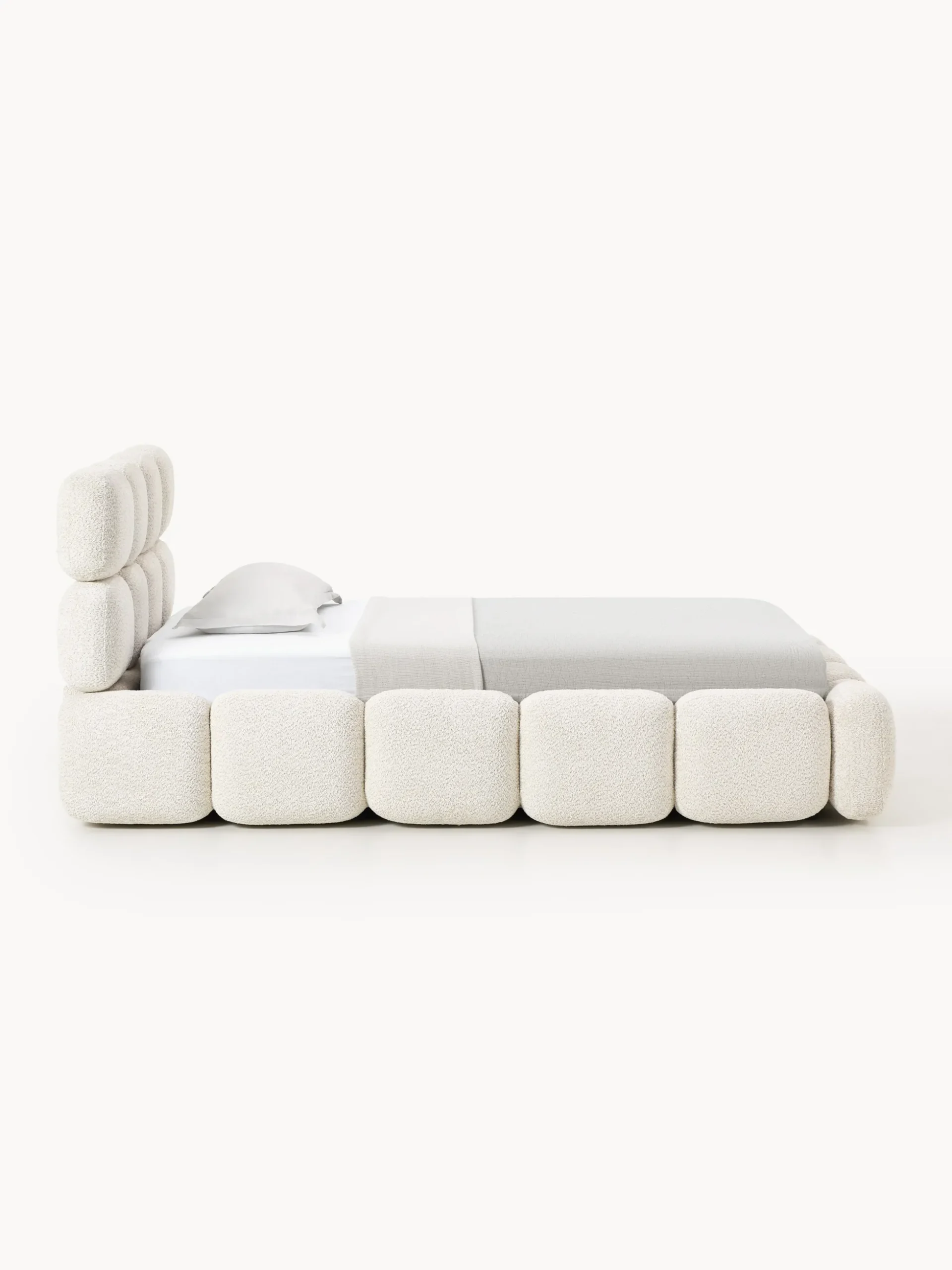 Letto imbottito in teddy bouclé con contenitore Tayla