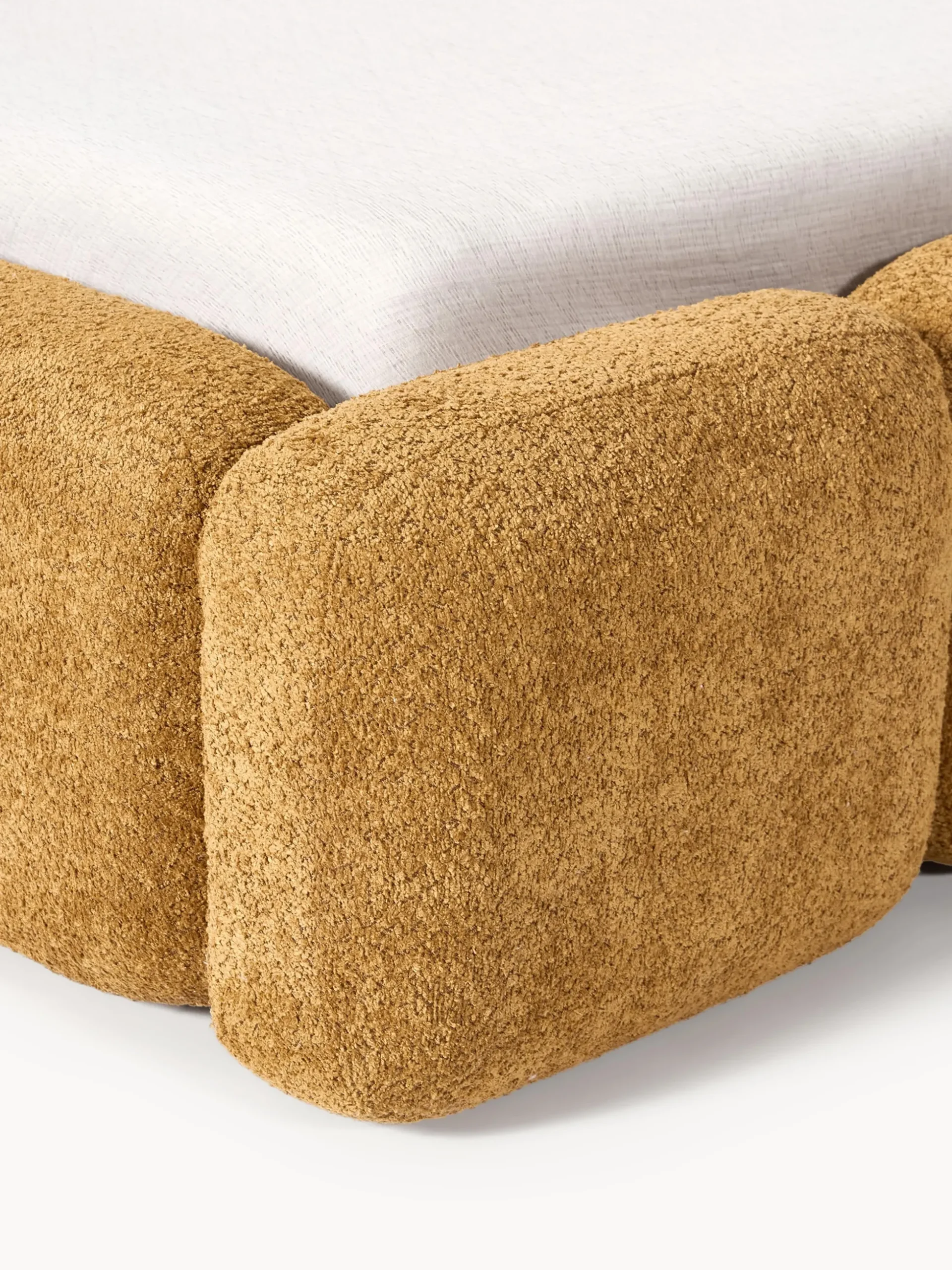 Letto imbottito in teddy-bouclé con spazio contenitore aggiuntivo Tayla