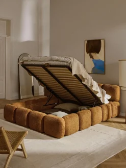 Letto imbottito in teddy-bouclé con spazio contenitore aggiuntivo Tayla