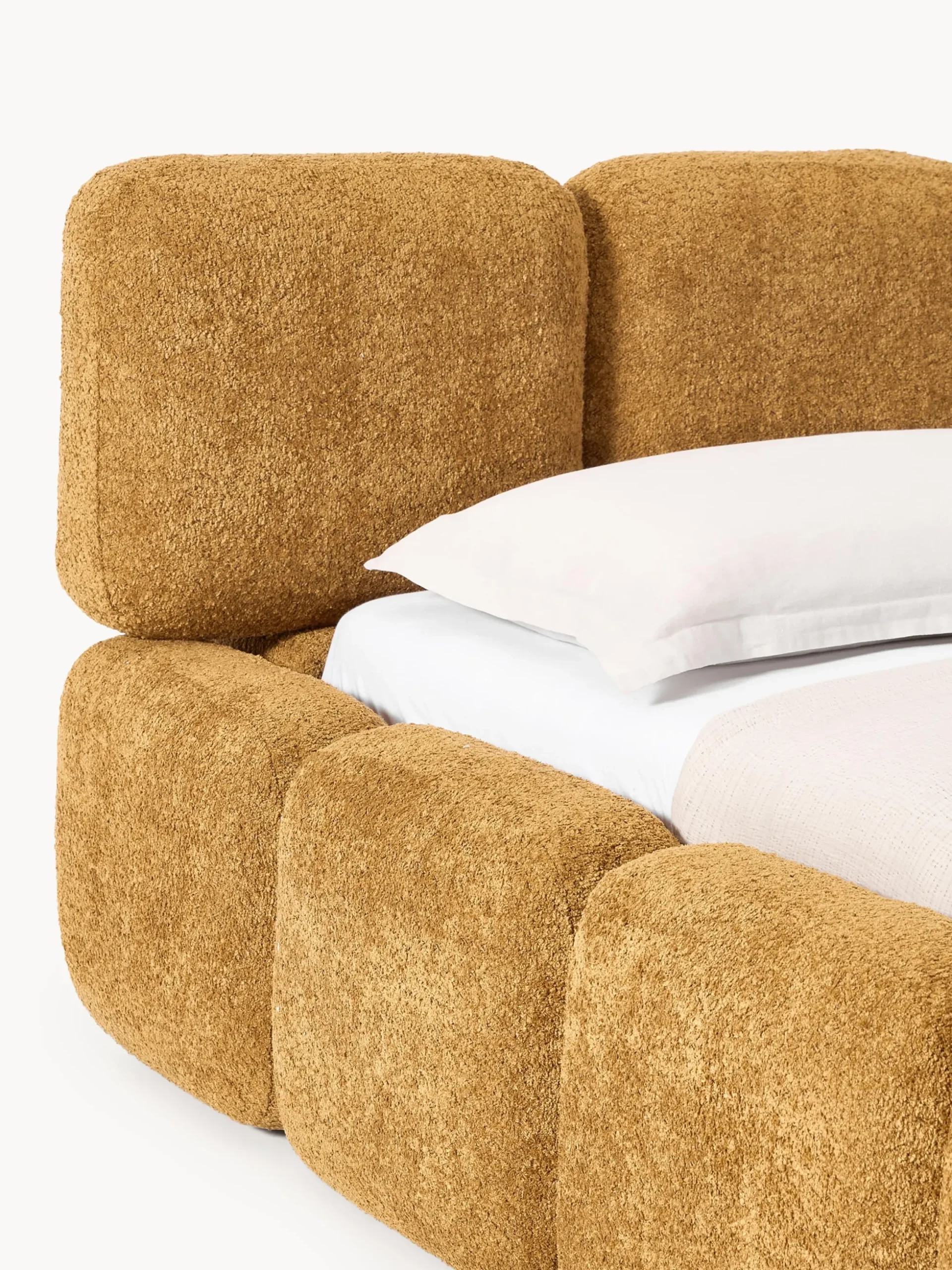 Letto imbottito in teddy-bouclé con spazio contenitore aggiuntivo Tayla