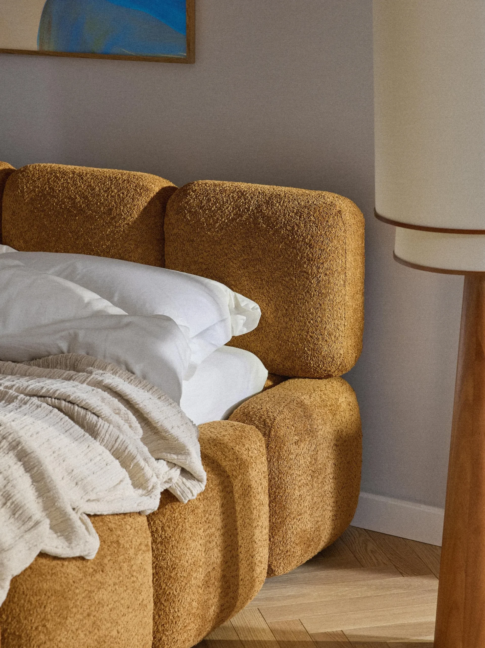 Letto imbottito in teddy-bouclé con spazio contenitore aggiuntivo Tayla