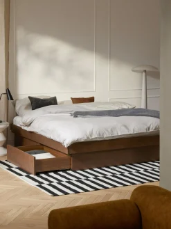 Letto in legno con contenitore Sato