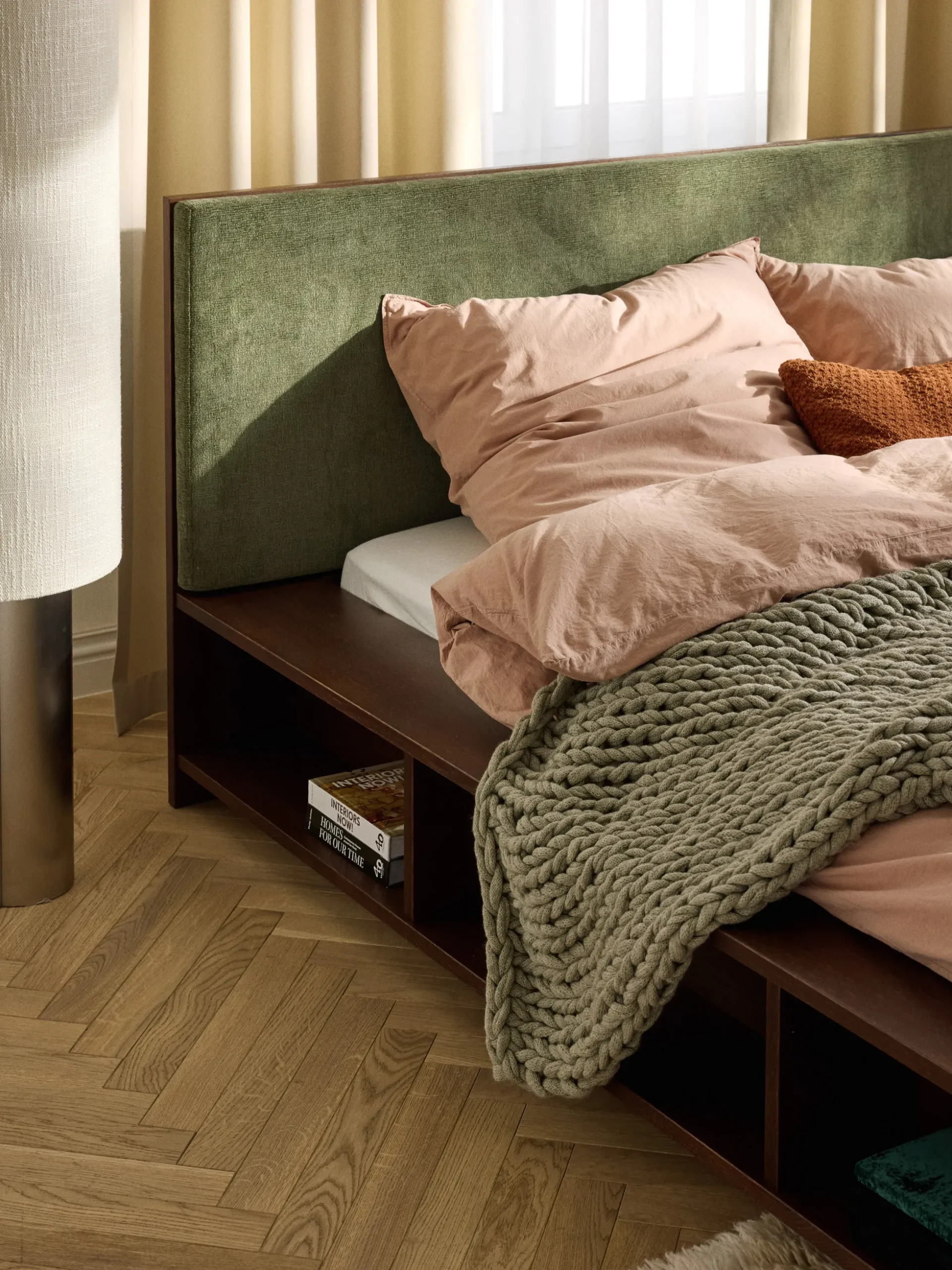 Letto in legno con panca e mensole laterali Clark