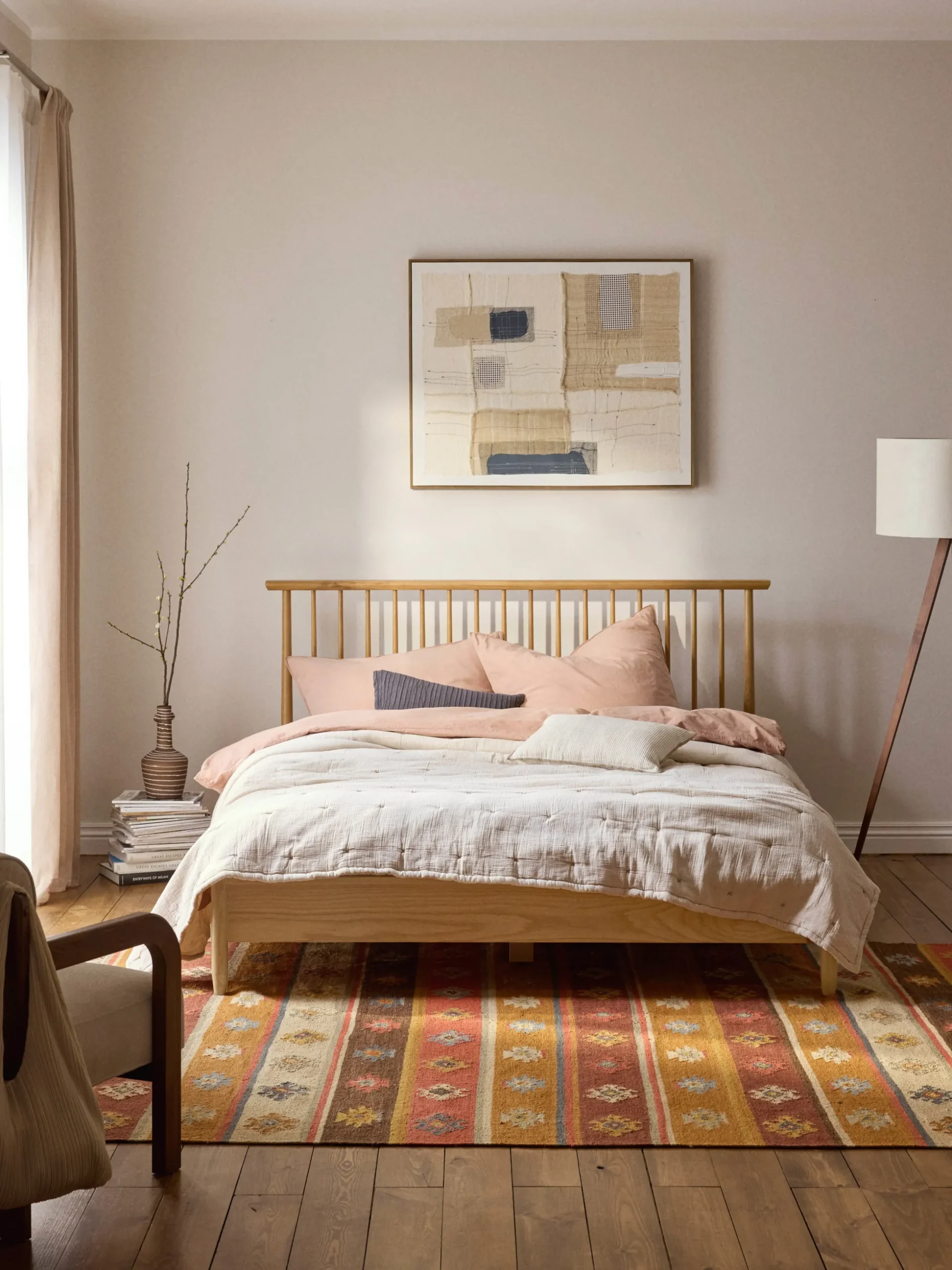 Letto in legno di pino con testiera Windsor