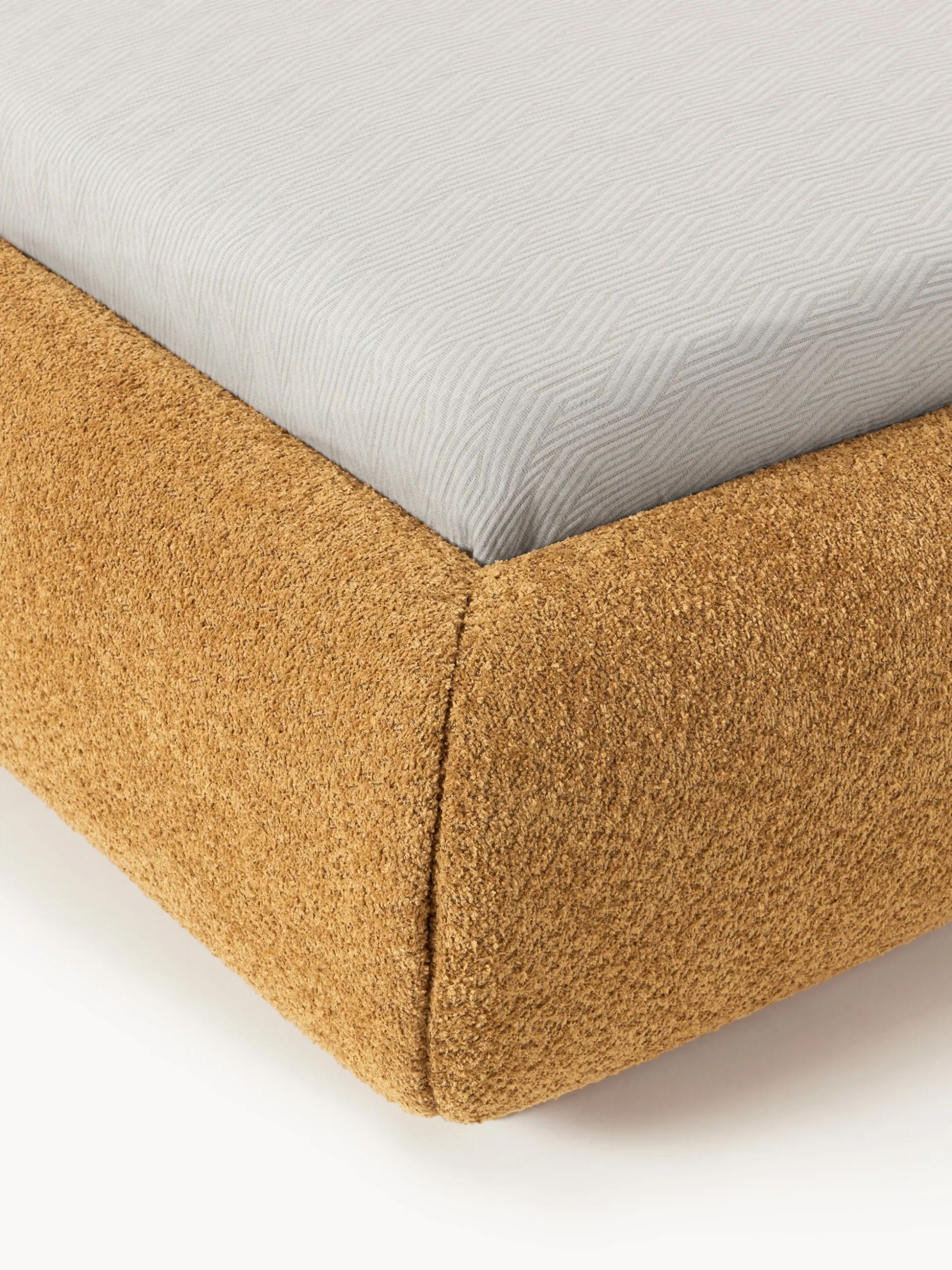 Letto singolo imbottito in teddy bouclé Alba