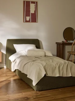 Letto singolo in bouclé con contenitore Cloud