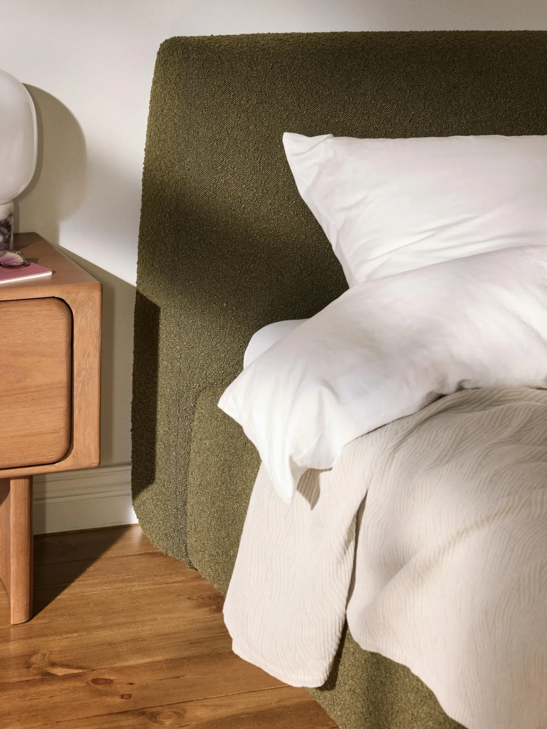 Letto singolo in bouclé con contenitore Cloud