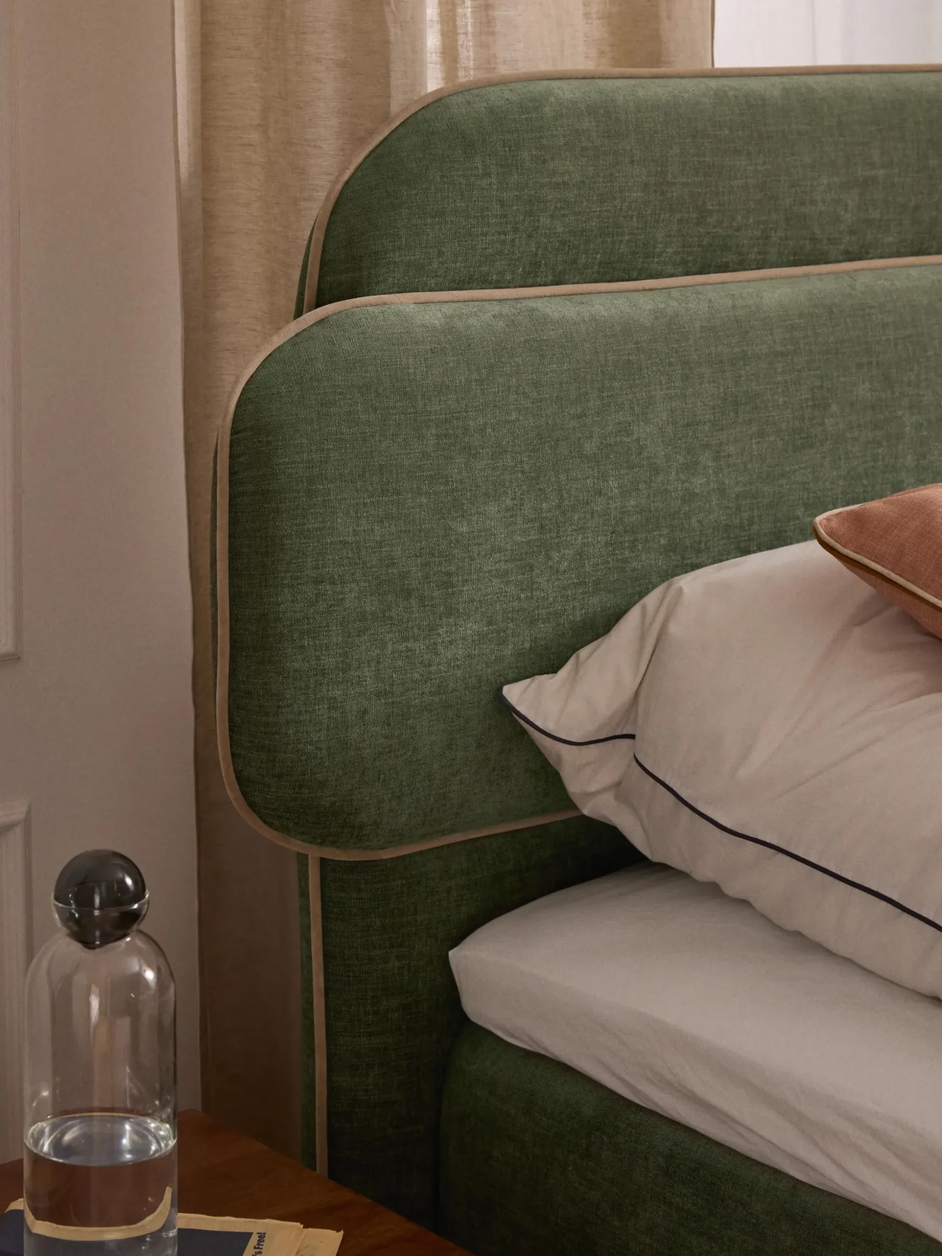 Letto boxspring con vano contenitore Enrica