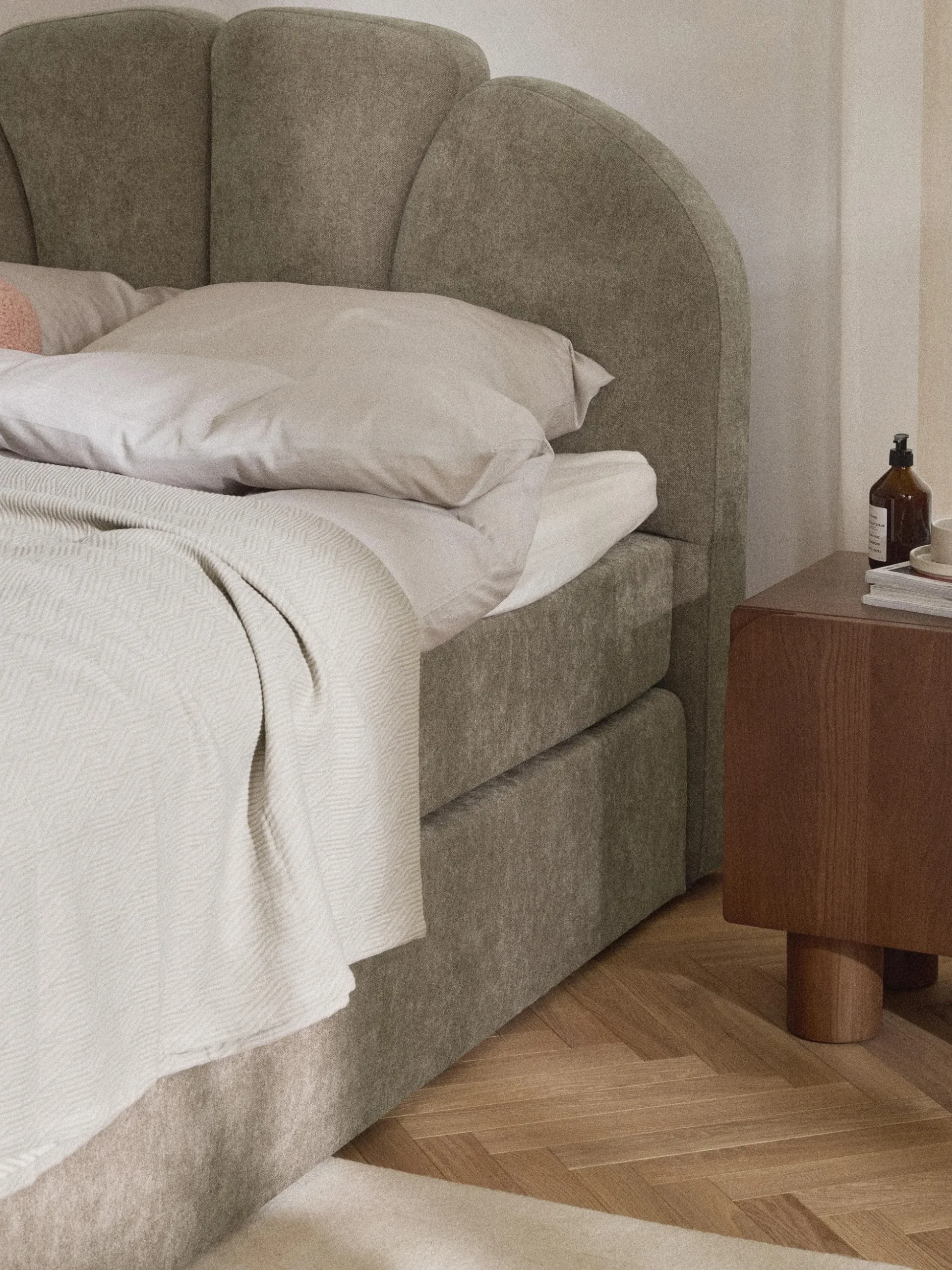 Letto boxspring Romia