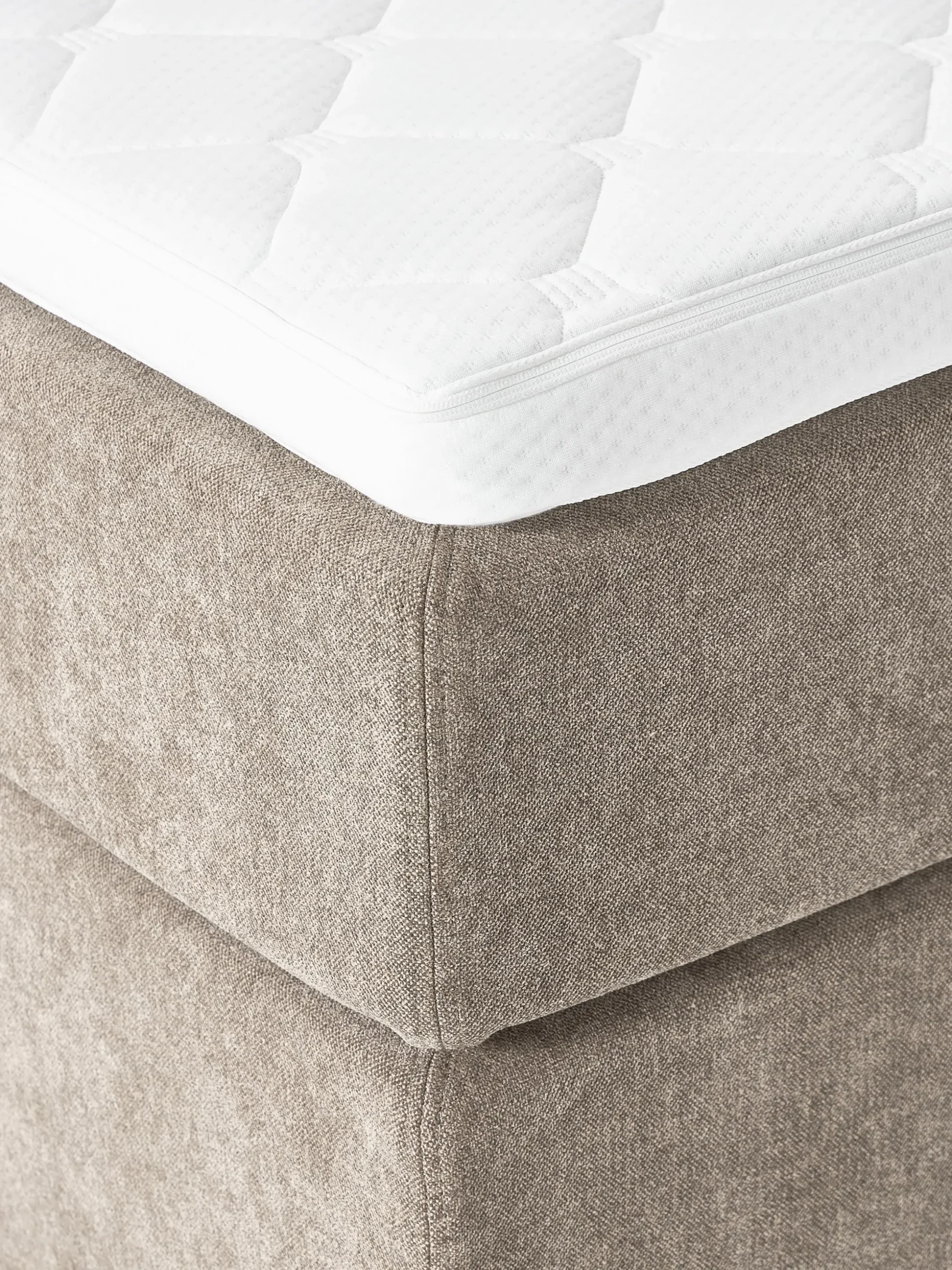 Letto boxspring Romia