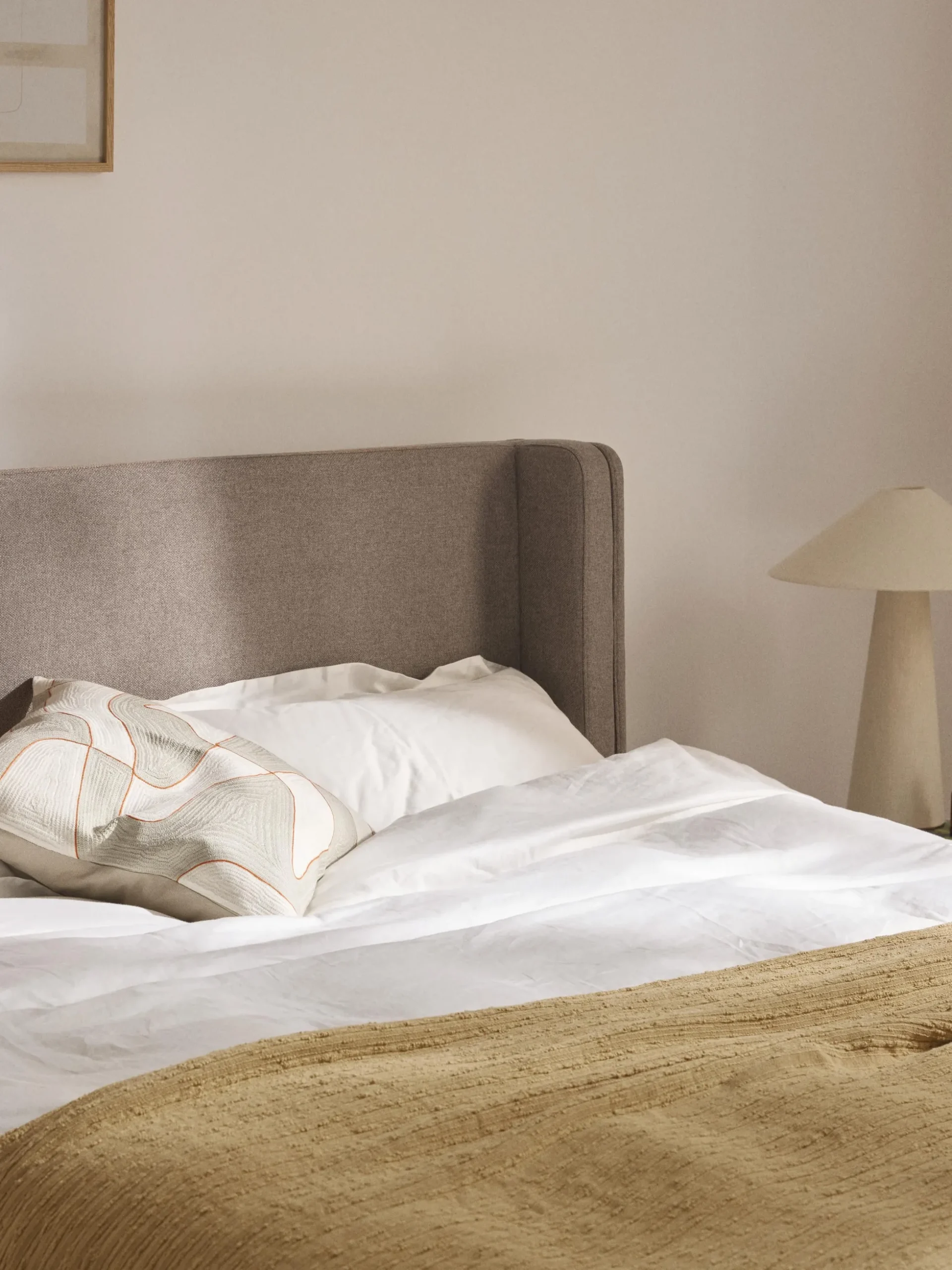 Letto imbottito con cassetti Arche