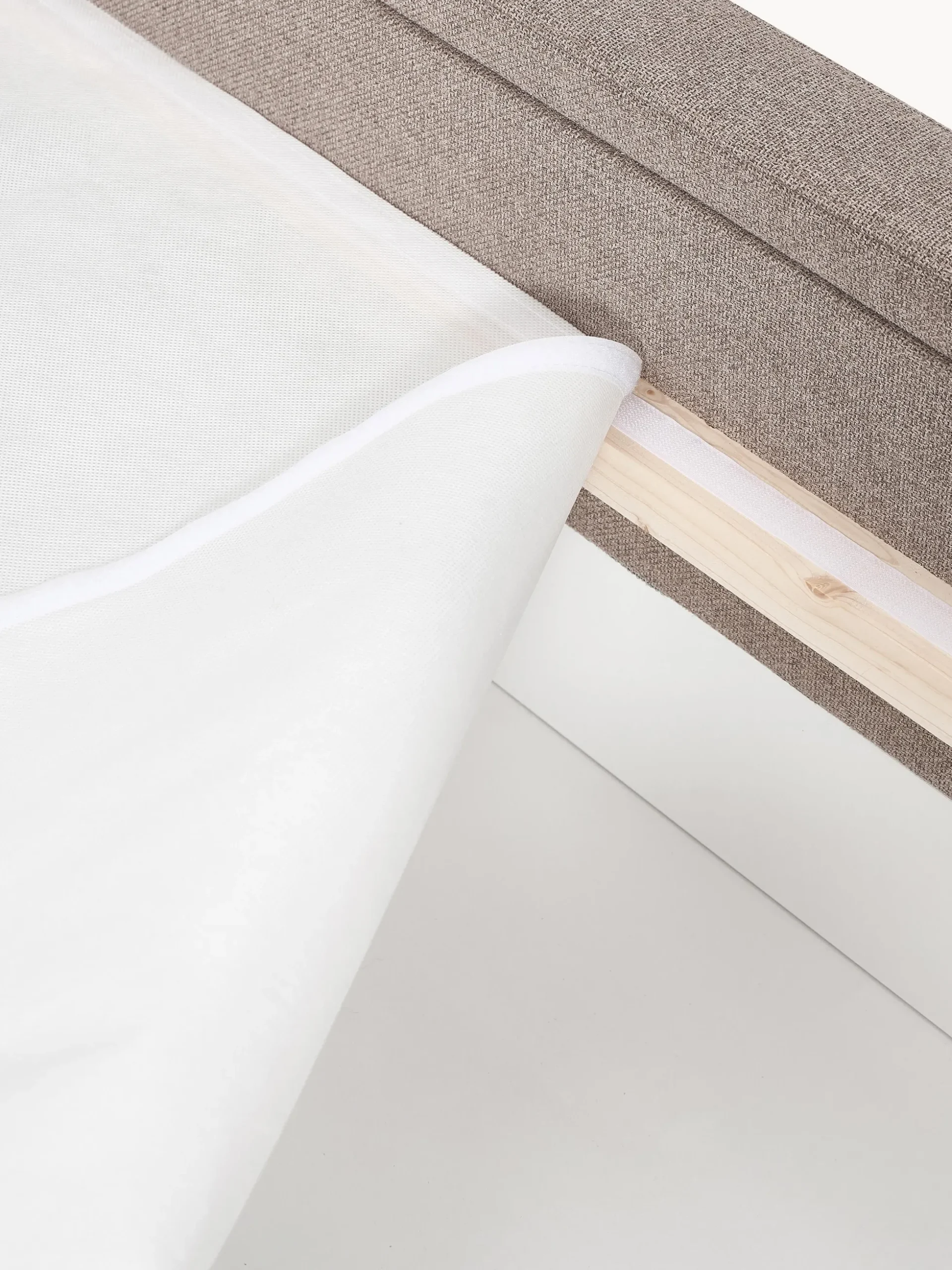 Letto imbottito con cassetti Arche