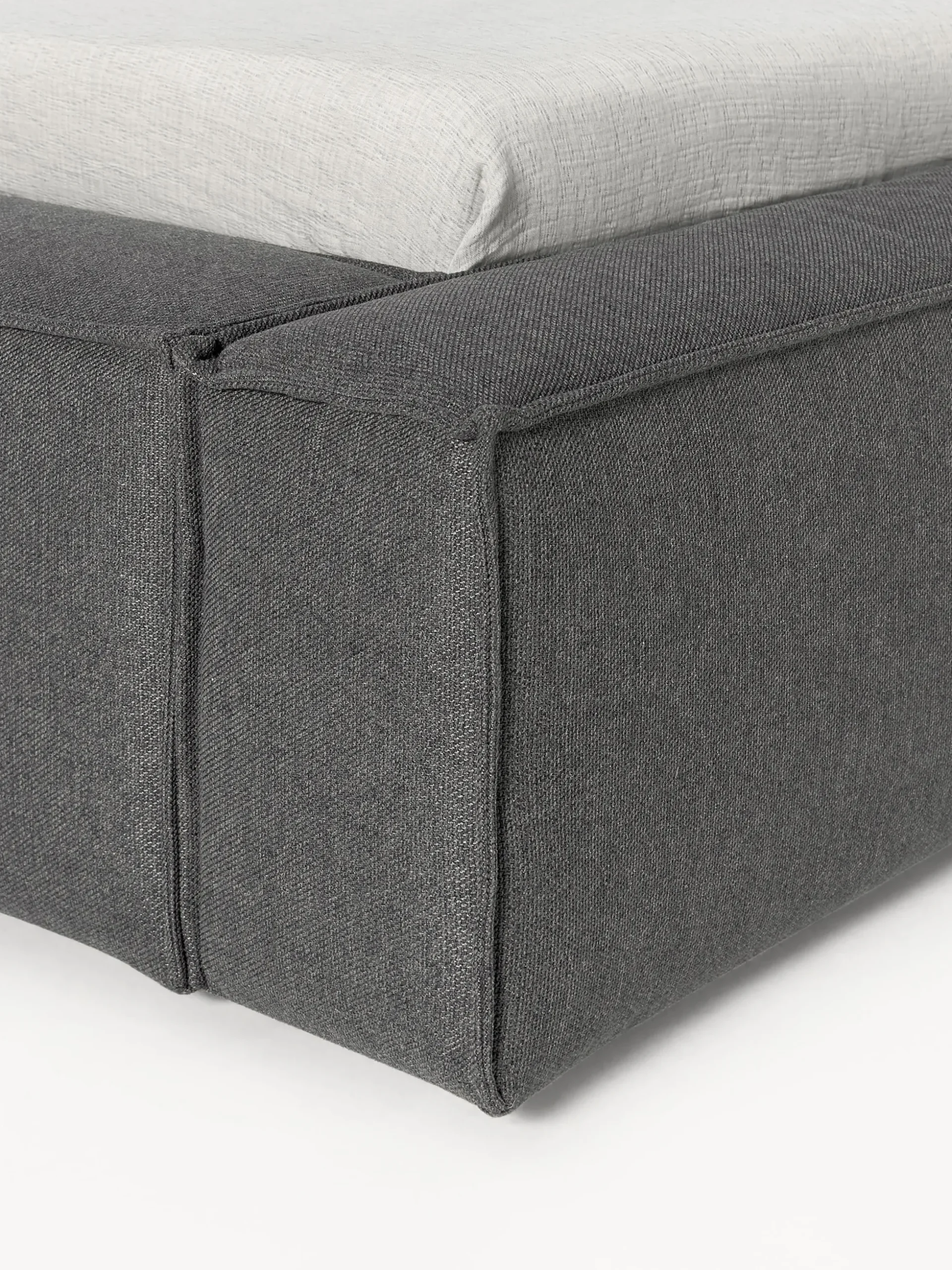 Letto imbottito con contenitore Lennon