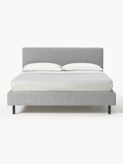Letto imbottito con piedini in legno Giulia