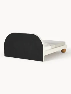 Letto imbottito con piedini rotondi in legno di quercia Rena