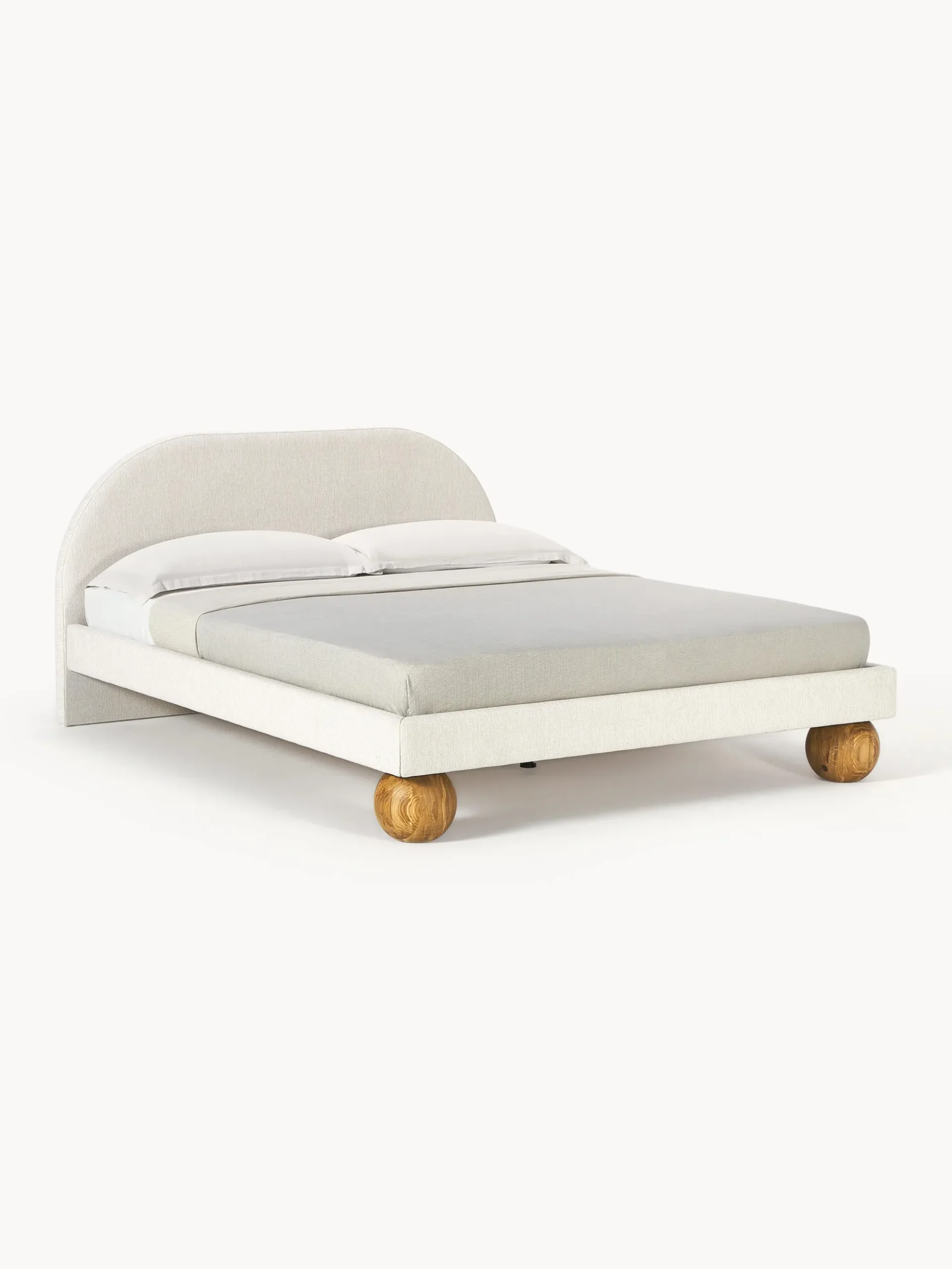 Letto imbottito con piedini rotondi in legno di quercia Rena
