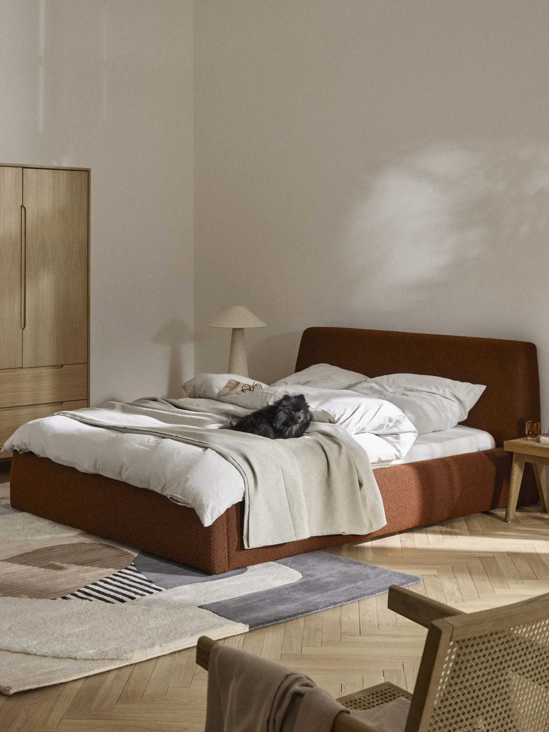 Letto imbottito in bouclé con contenitore Cloud