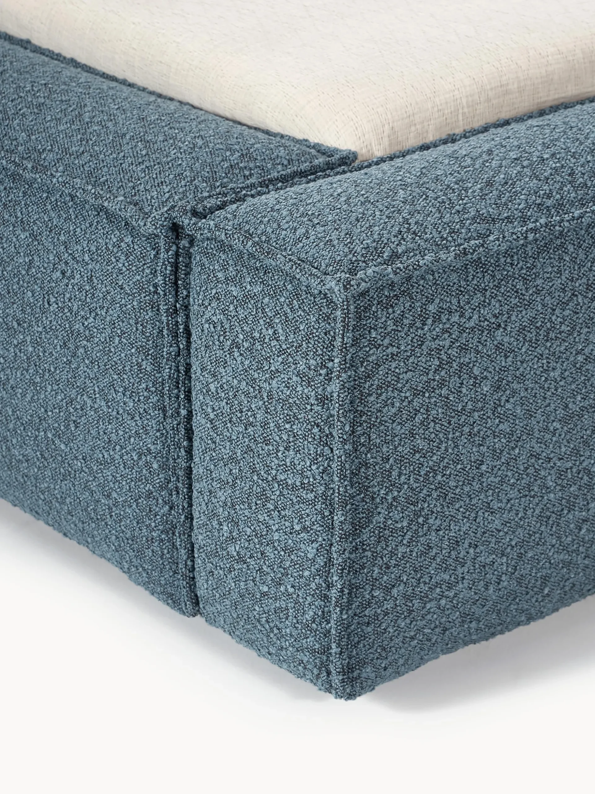 Letto imbottito in bouclé con contenitore Lennon