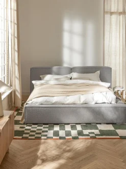 Letto imbottito in bouclé Lennon