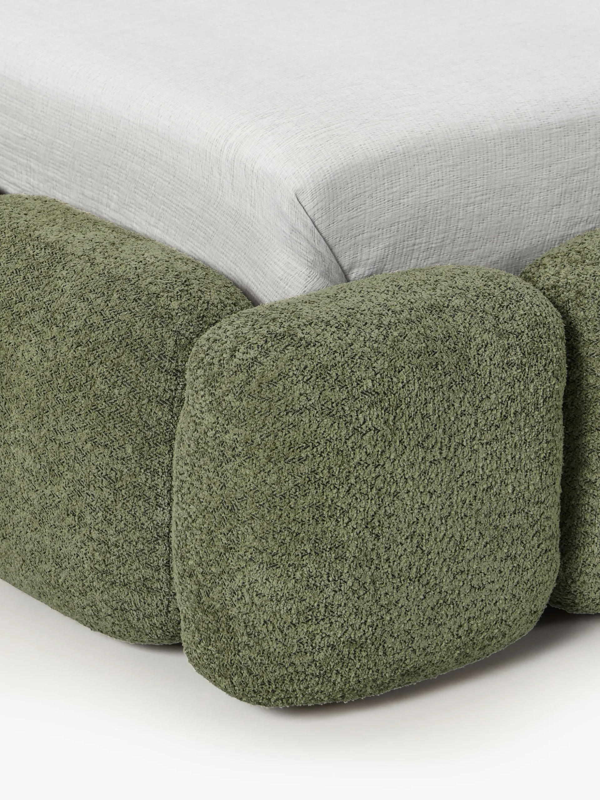 Letto imbottito in teddy bouclé con contenitore Tayla