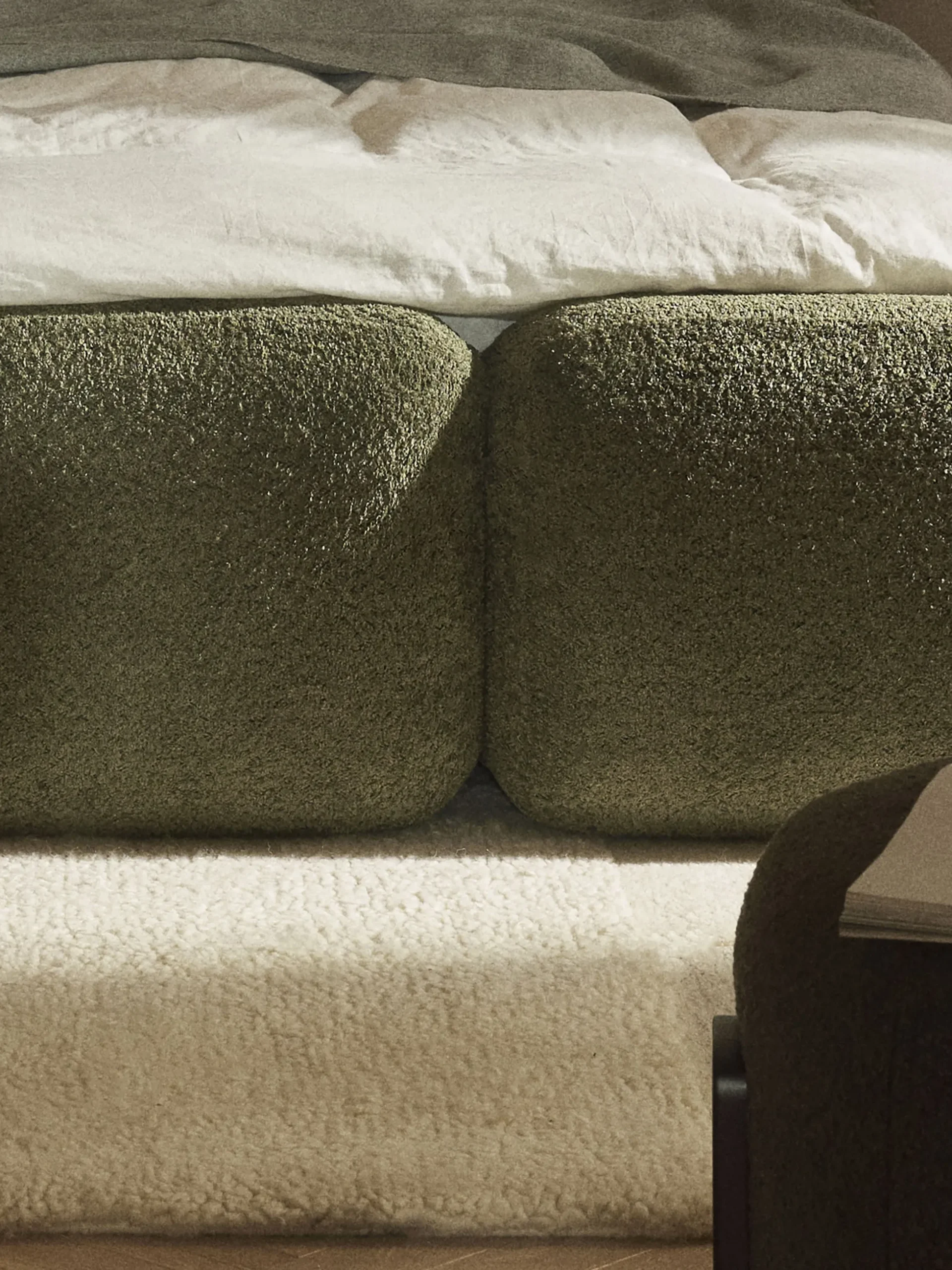 Letto imbottito in teddy-bouclé Tayla