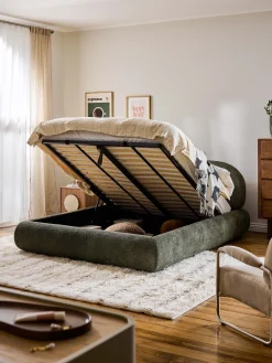 Letto imbottito in teddy bouclé con contenitore Alba